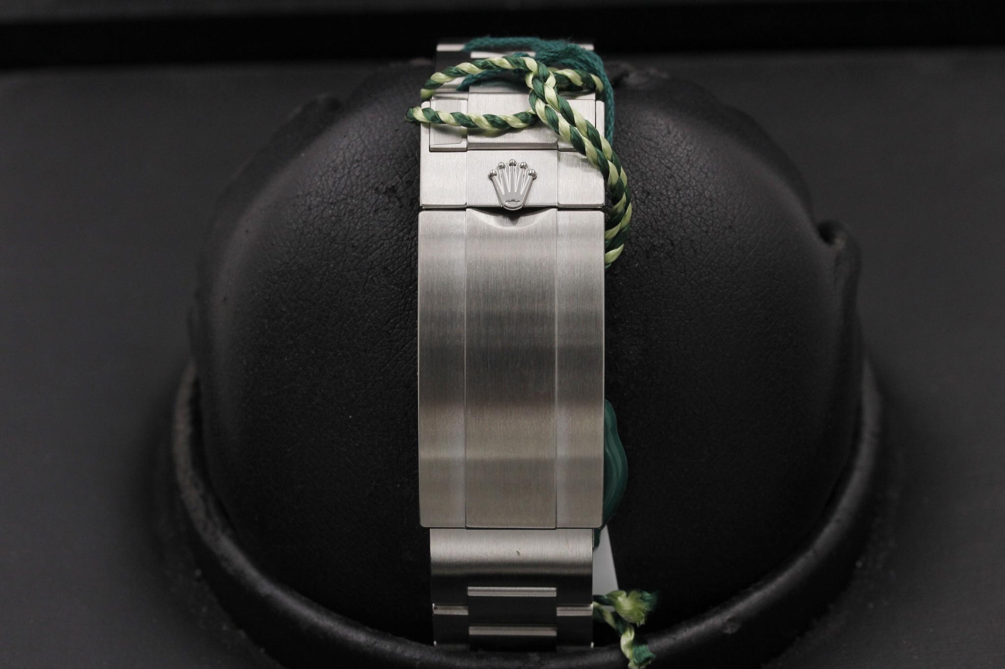 Watch Image 8