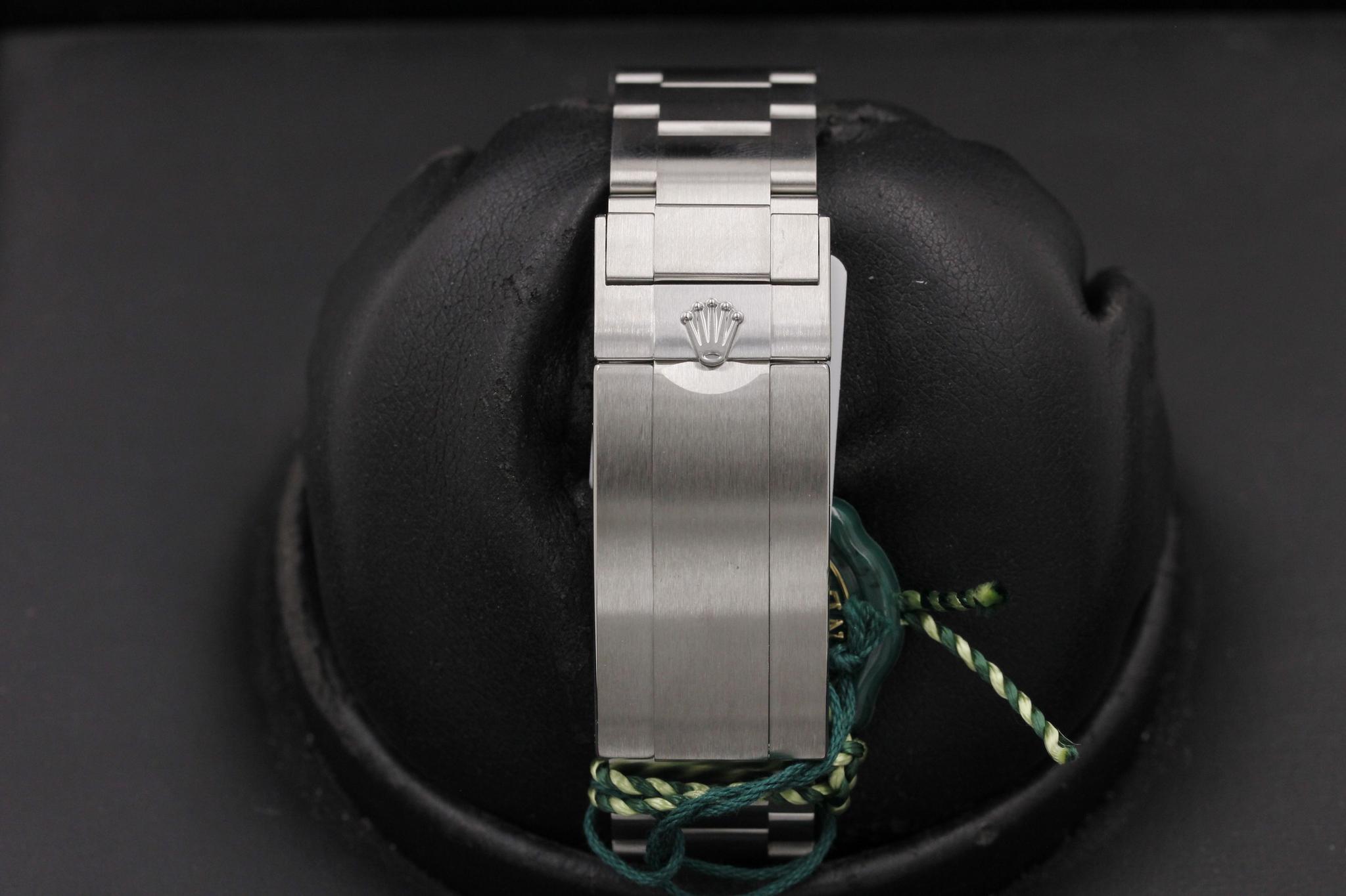 Watch Image 8