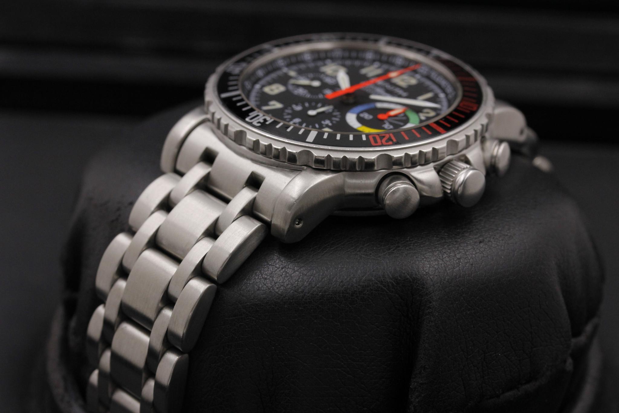 Watch Image 2