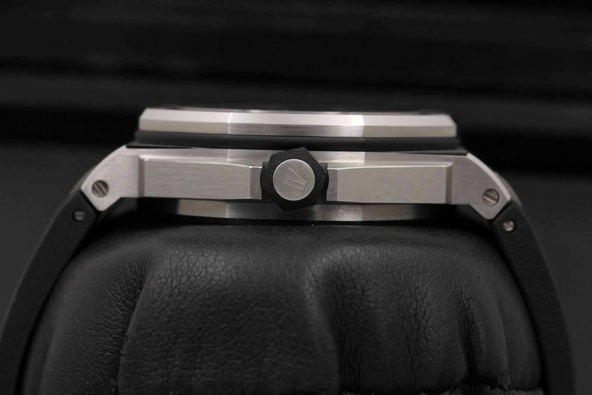 Watch Image 3