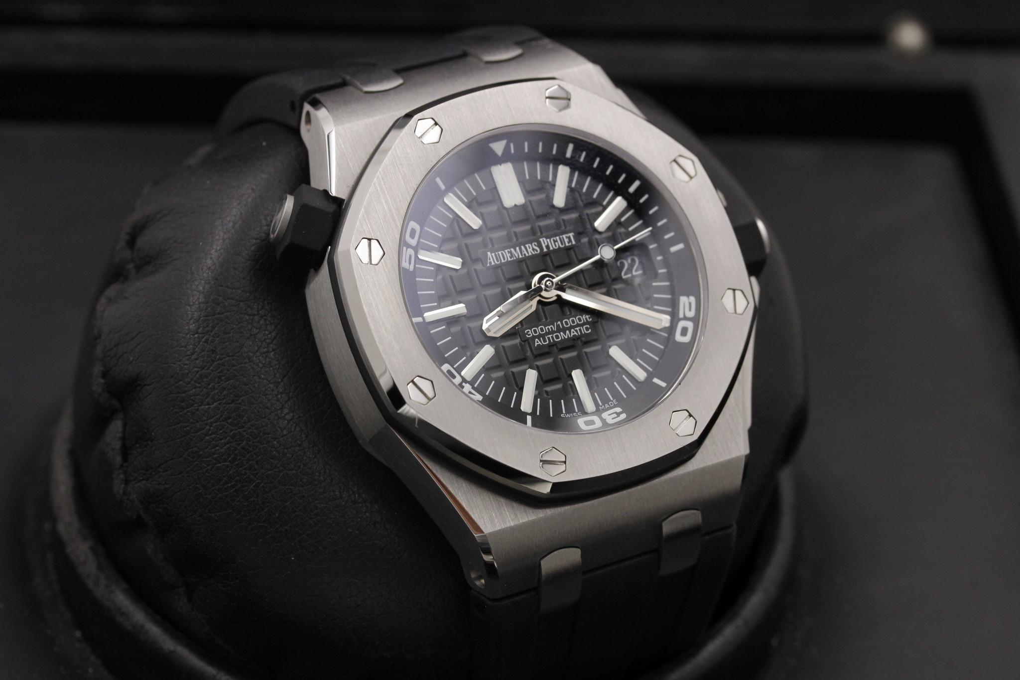 Watch Image 10