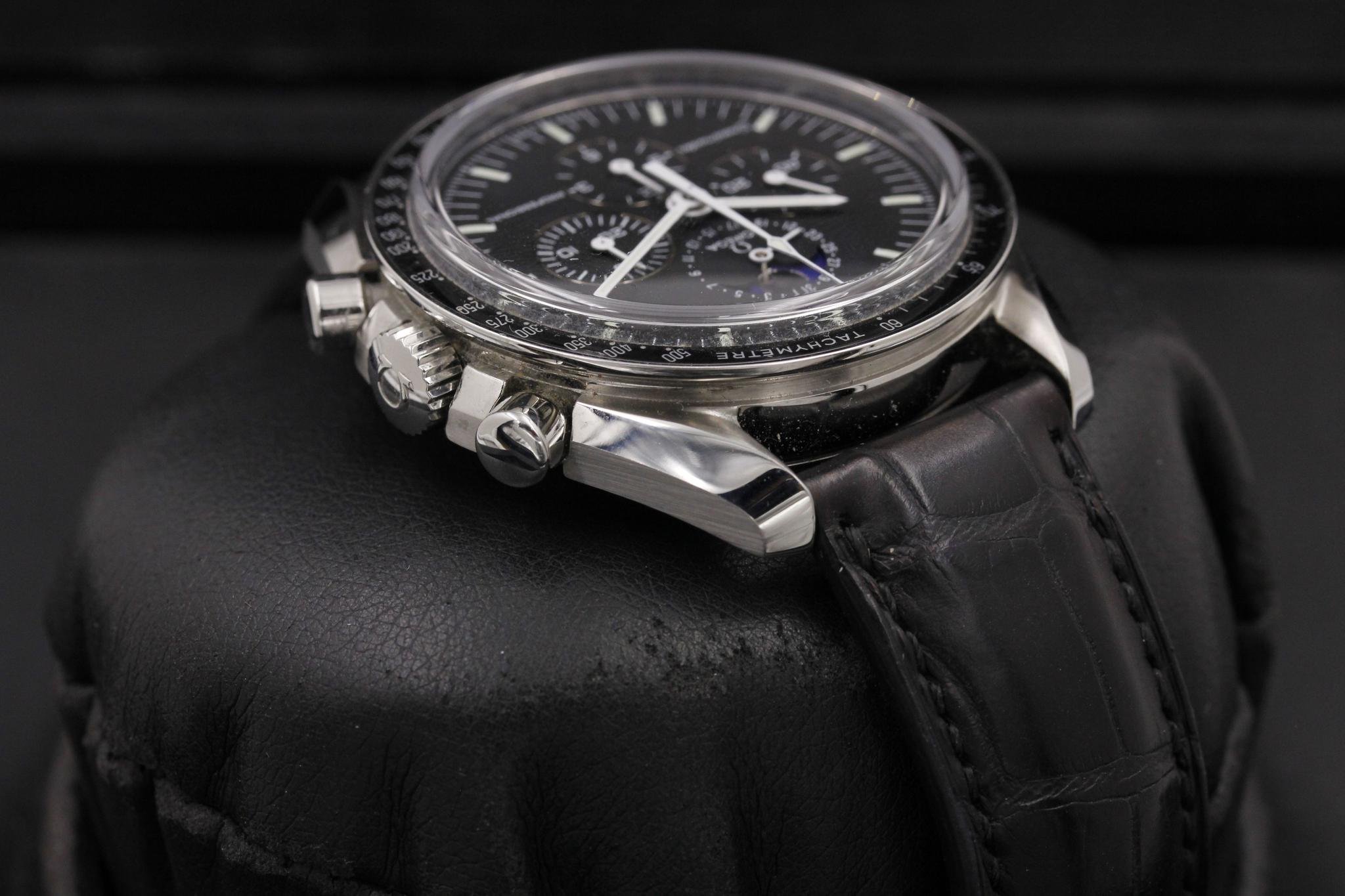 Watch Image 4