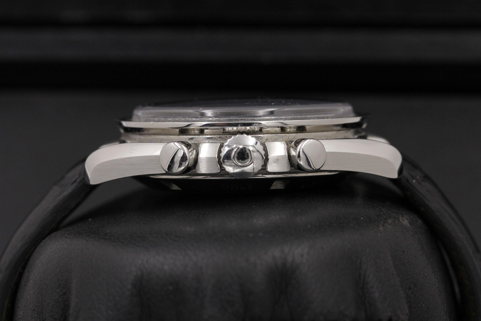 Watch Image 3