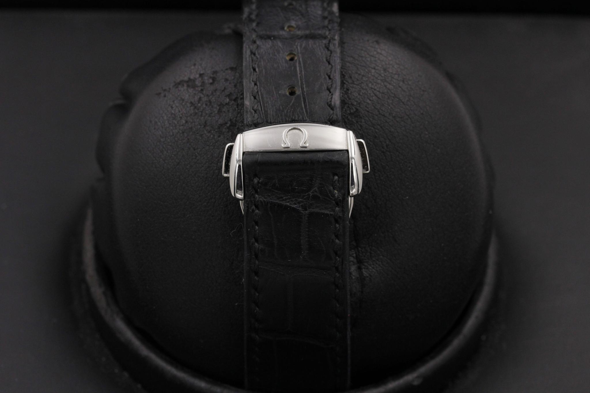 Watch Image 8