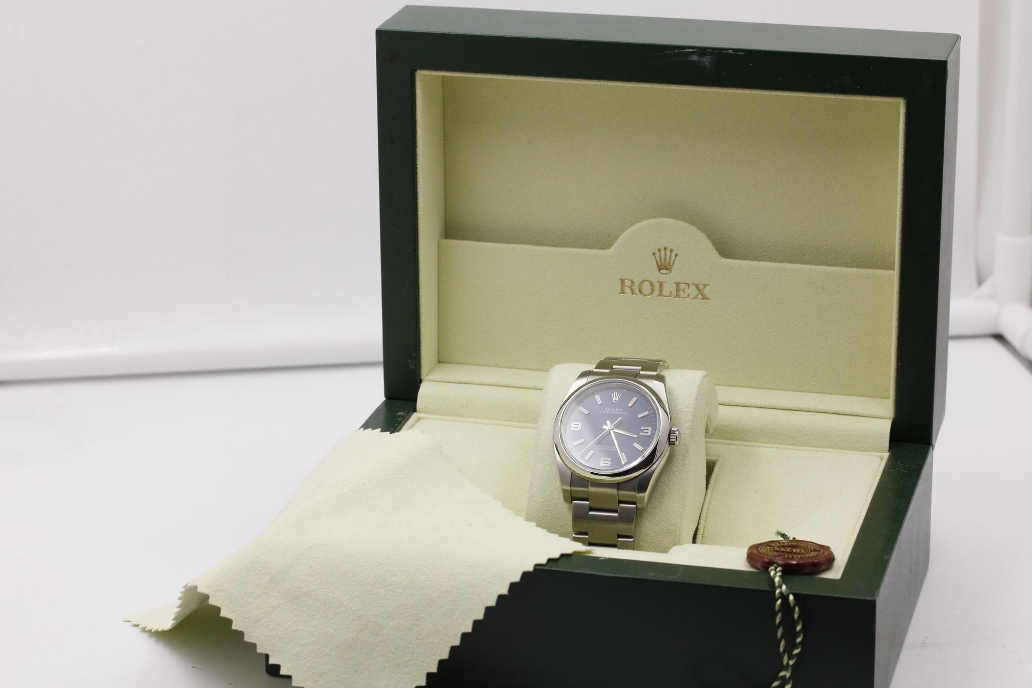 Watch Image 11