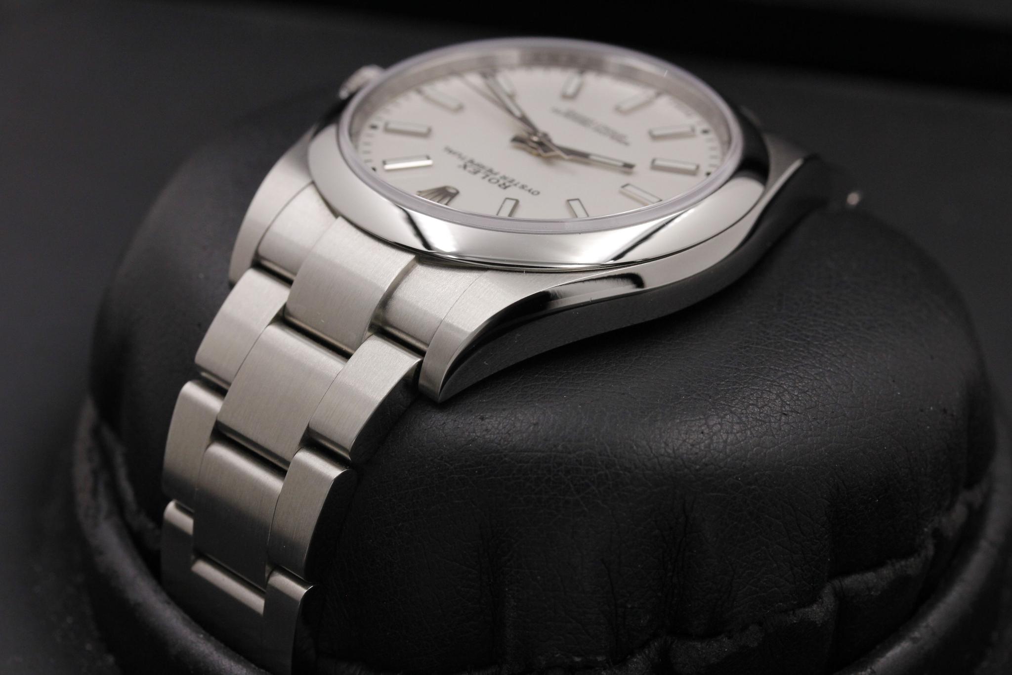 Watch Image 5