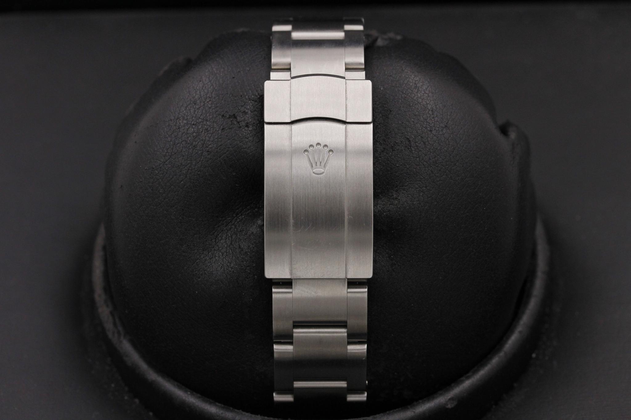 Watch Image 8