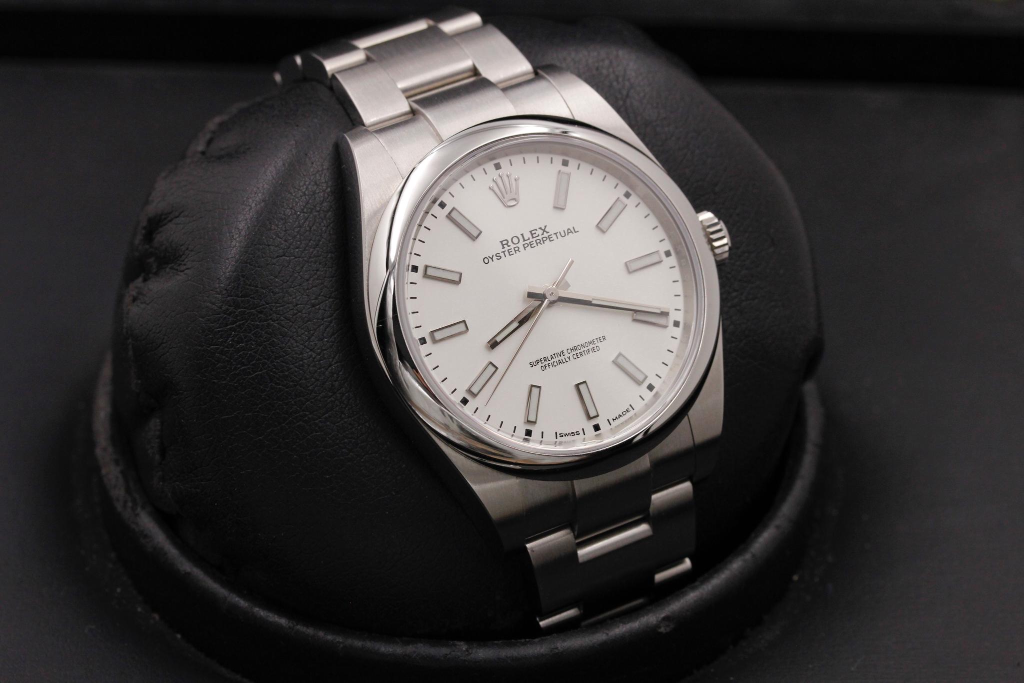 Watch Image 10