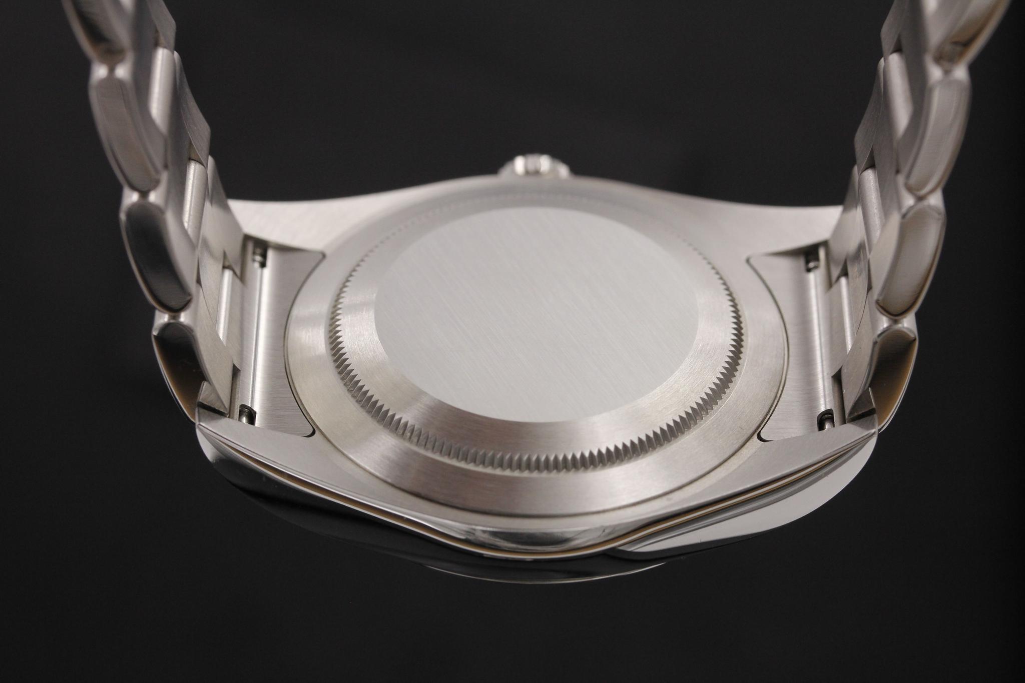 Watch Image 7