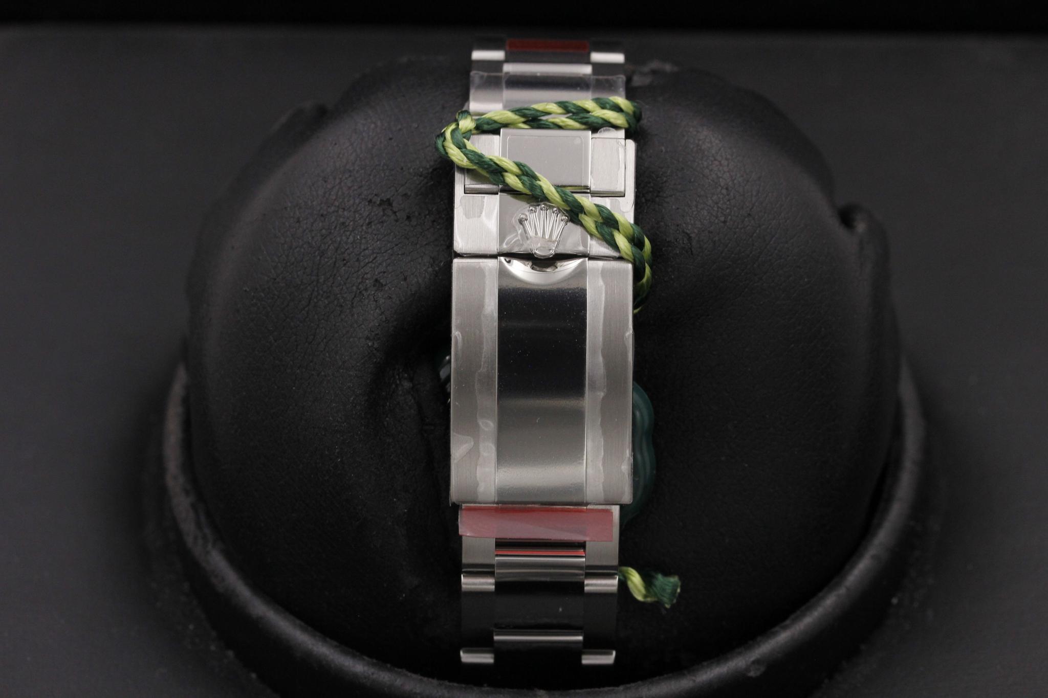 Watch Image 8