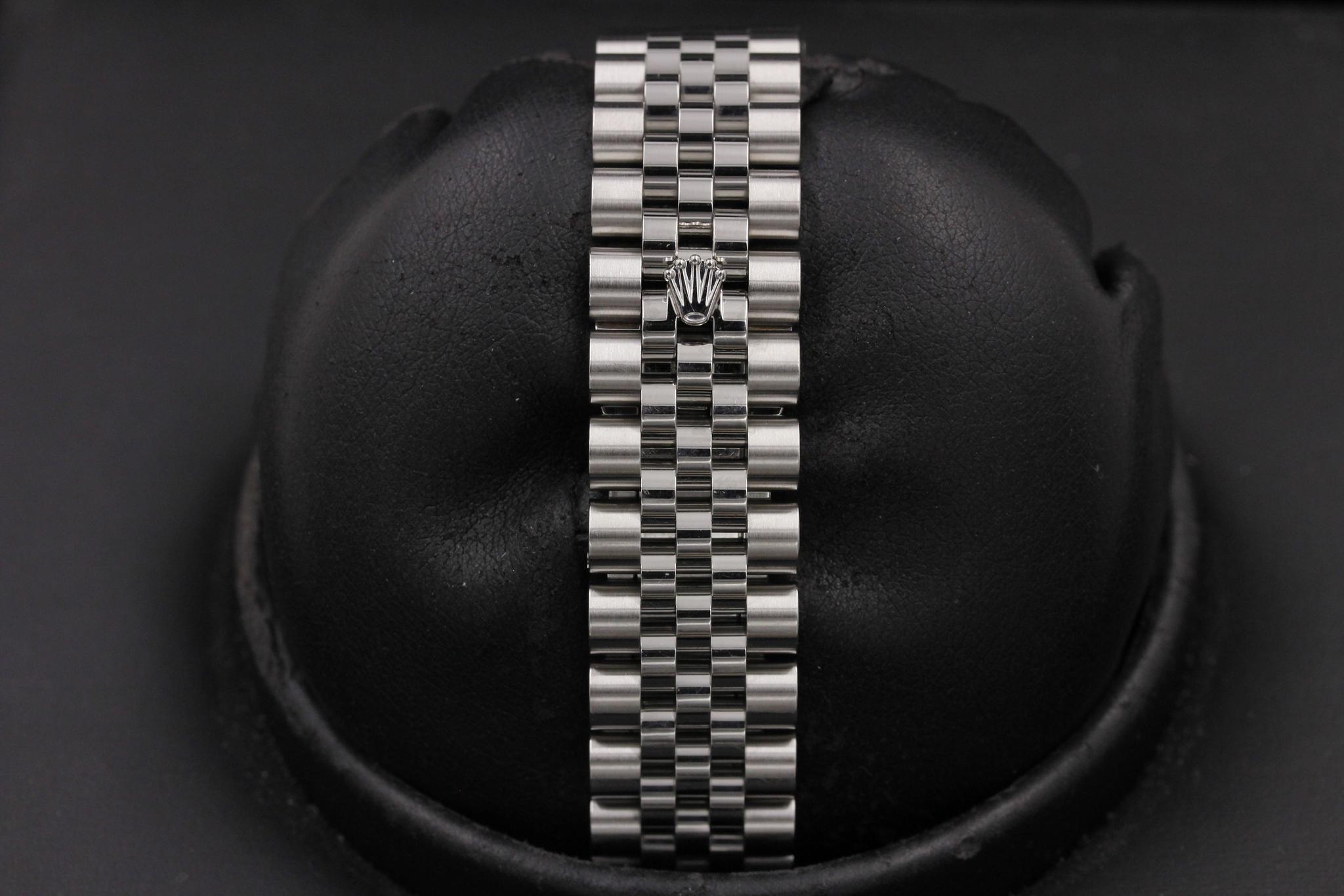 Watch Image 8
