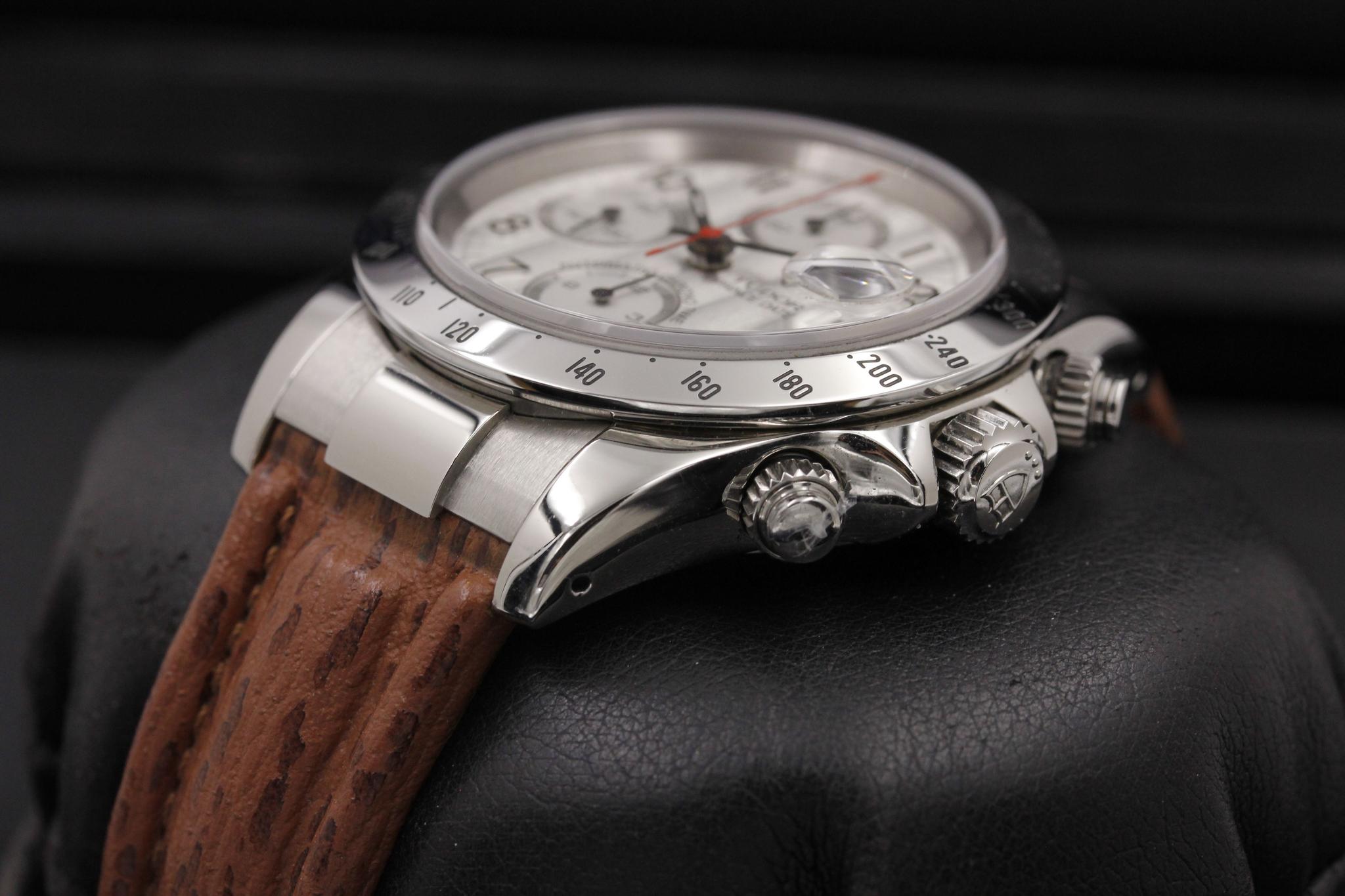 Watch Image 2