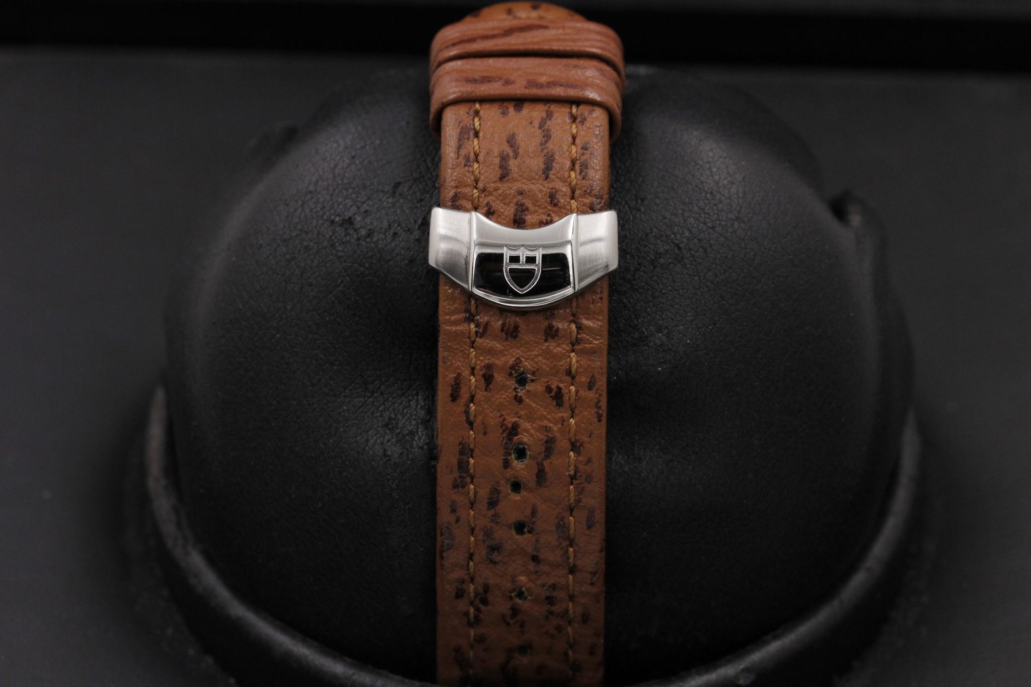 Watch Image 8