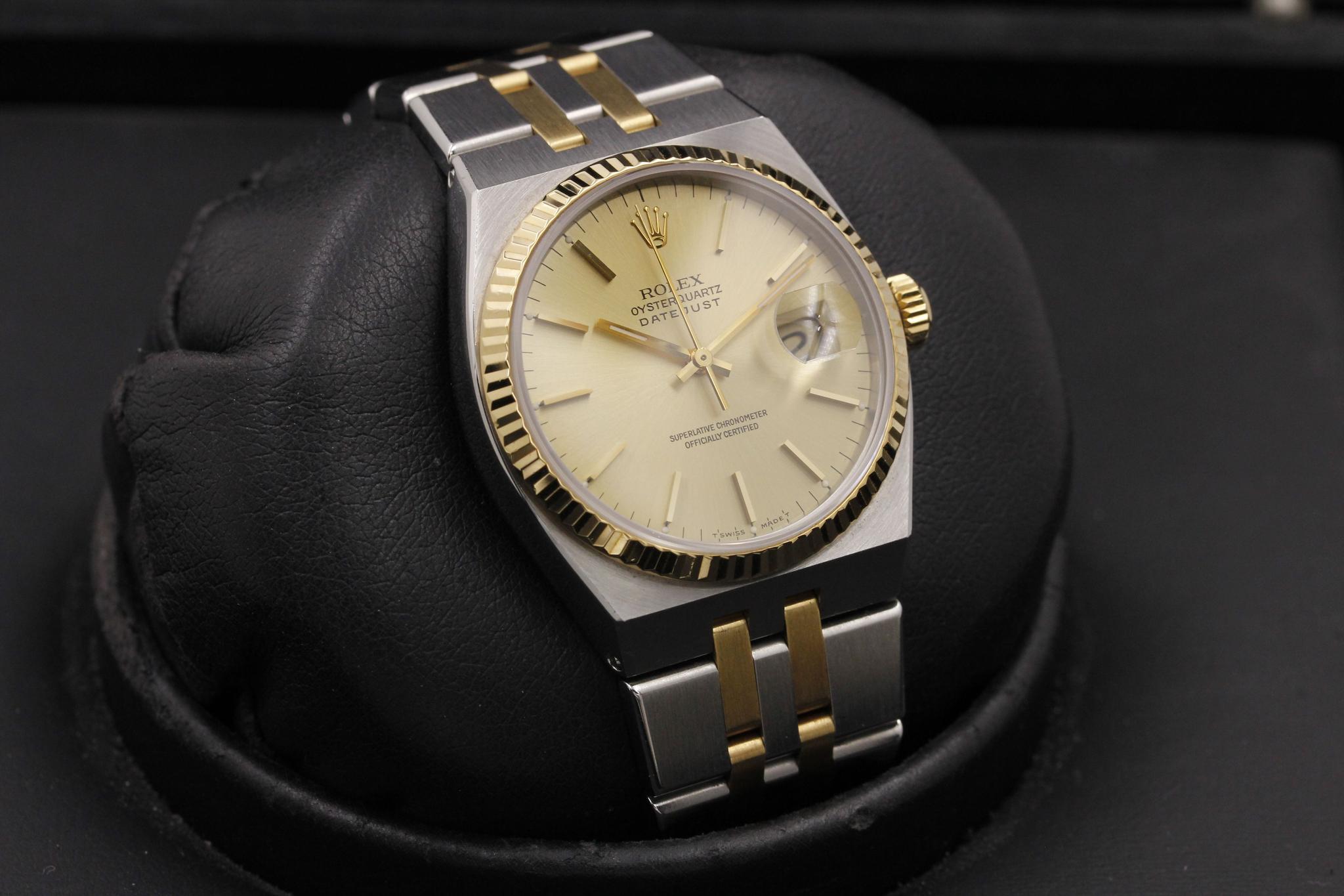 Watch Image 12