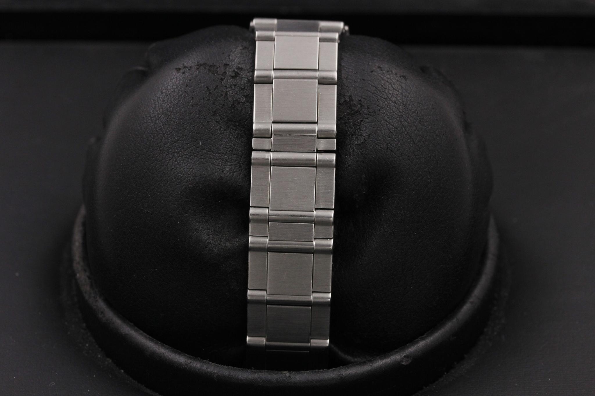 Watch Image 8