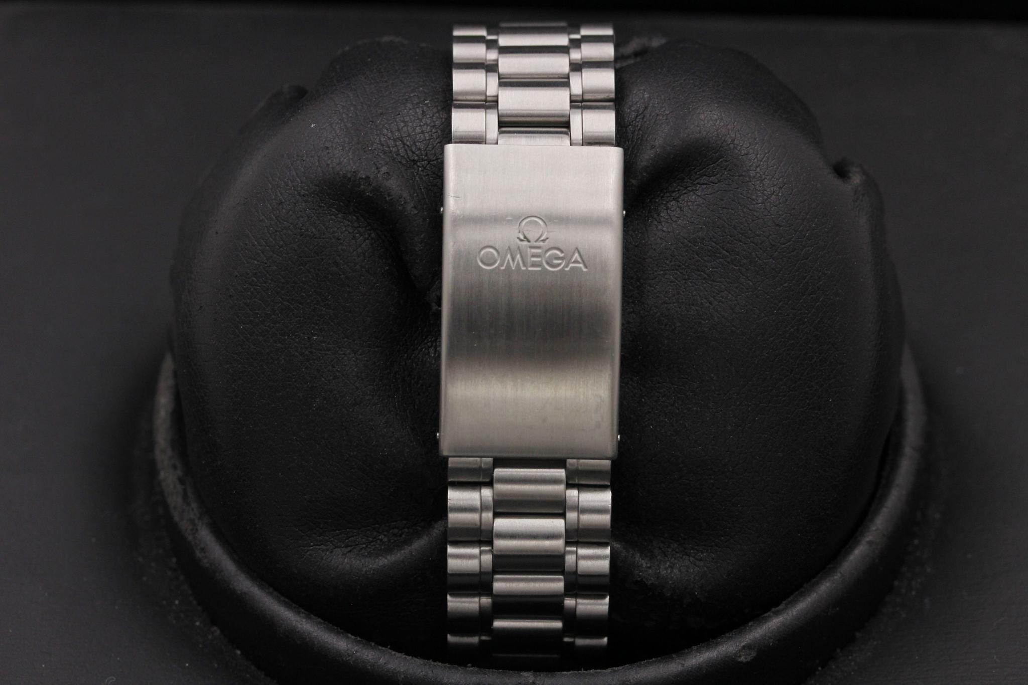 Watch Image 7