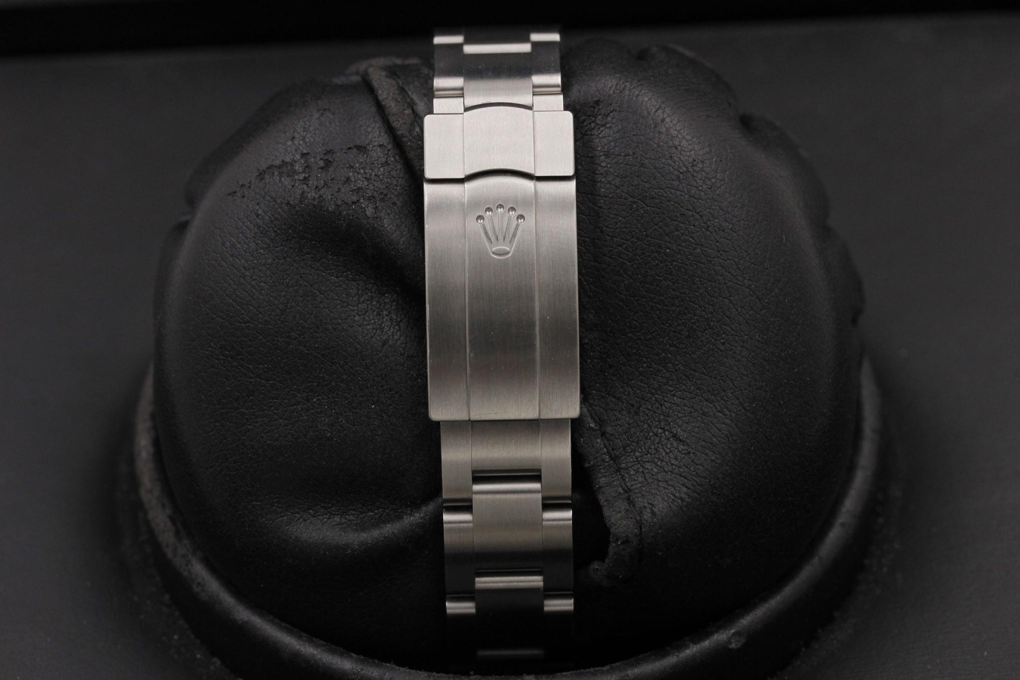Watch Image 8
