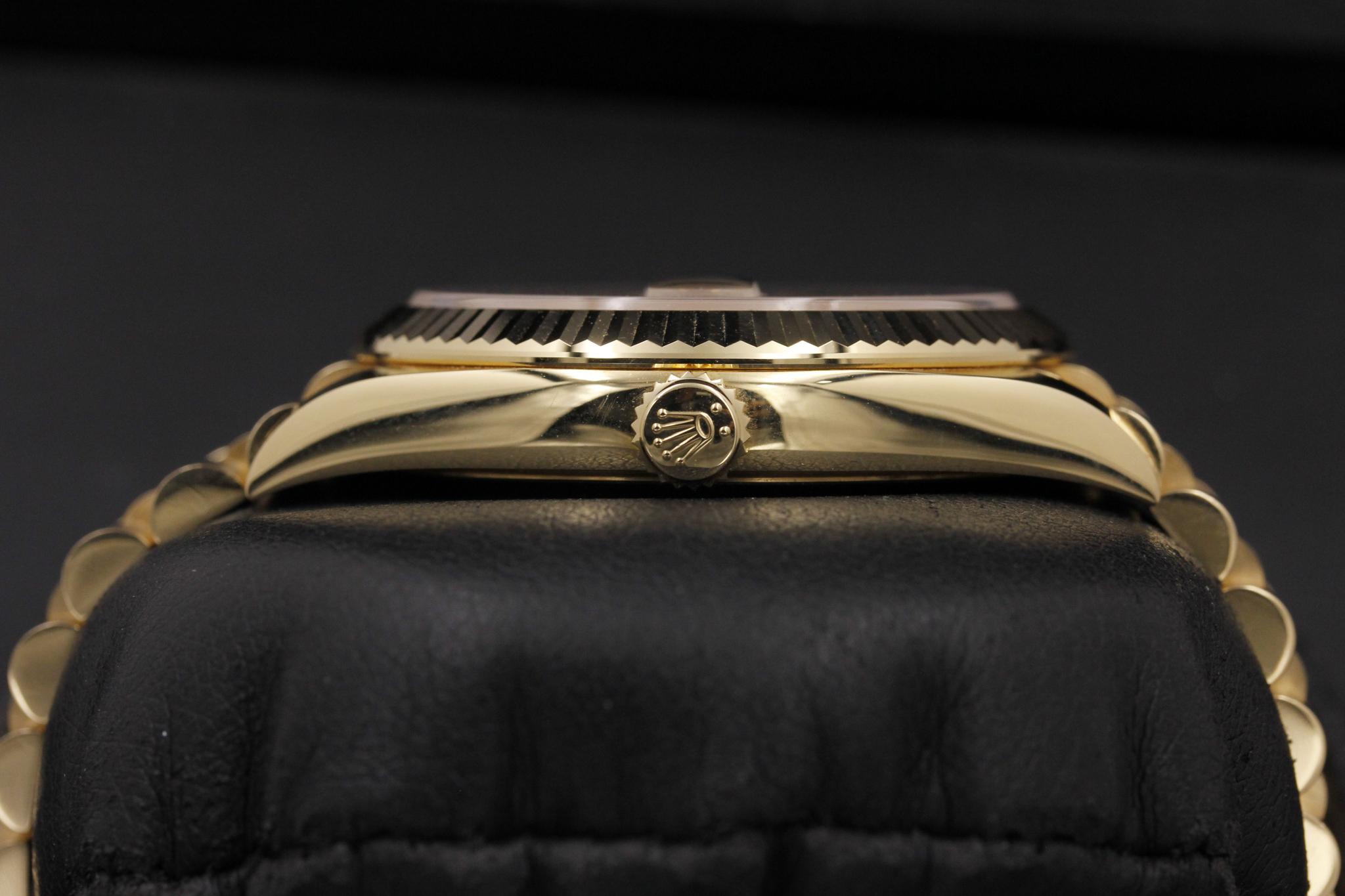 Watch Image 3