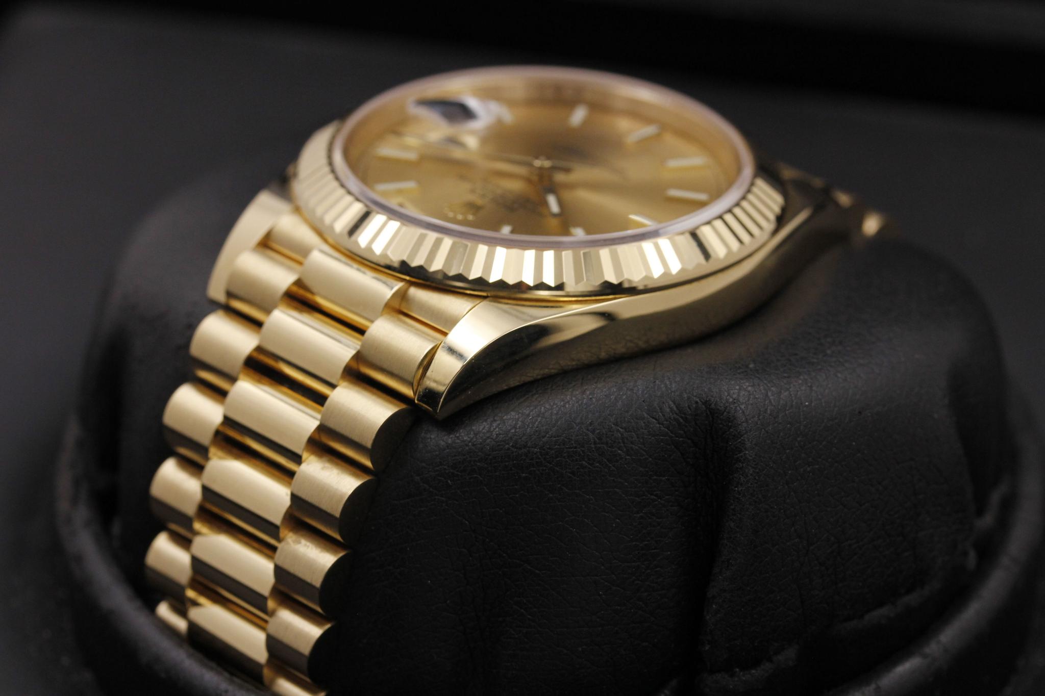Watch Image 5