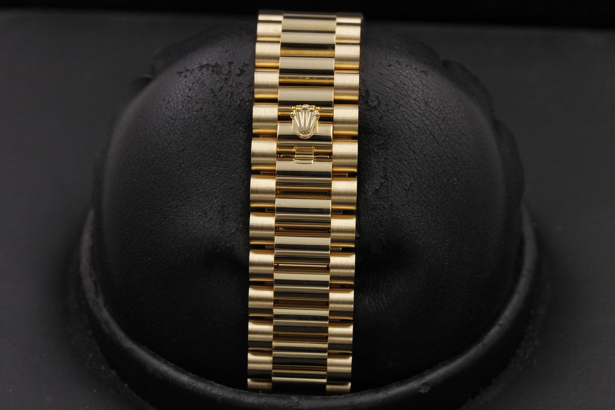 Watch Image 8