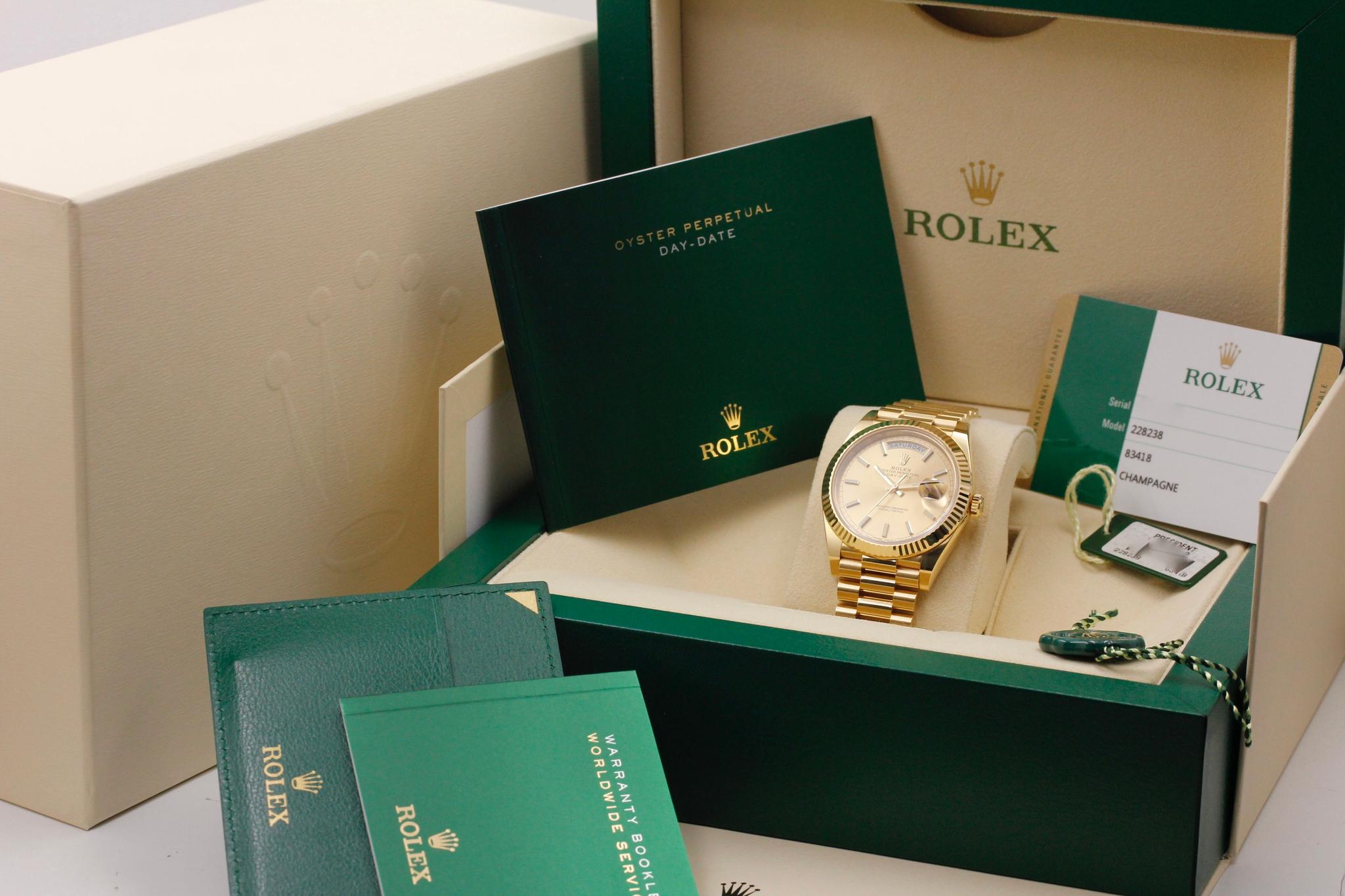 Watch Image 11