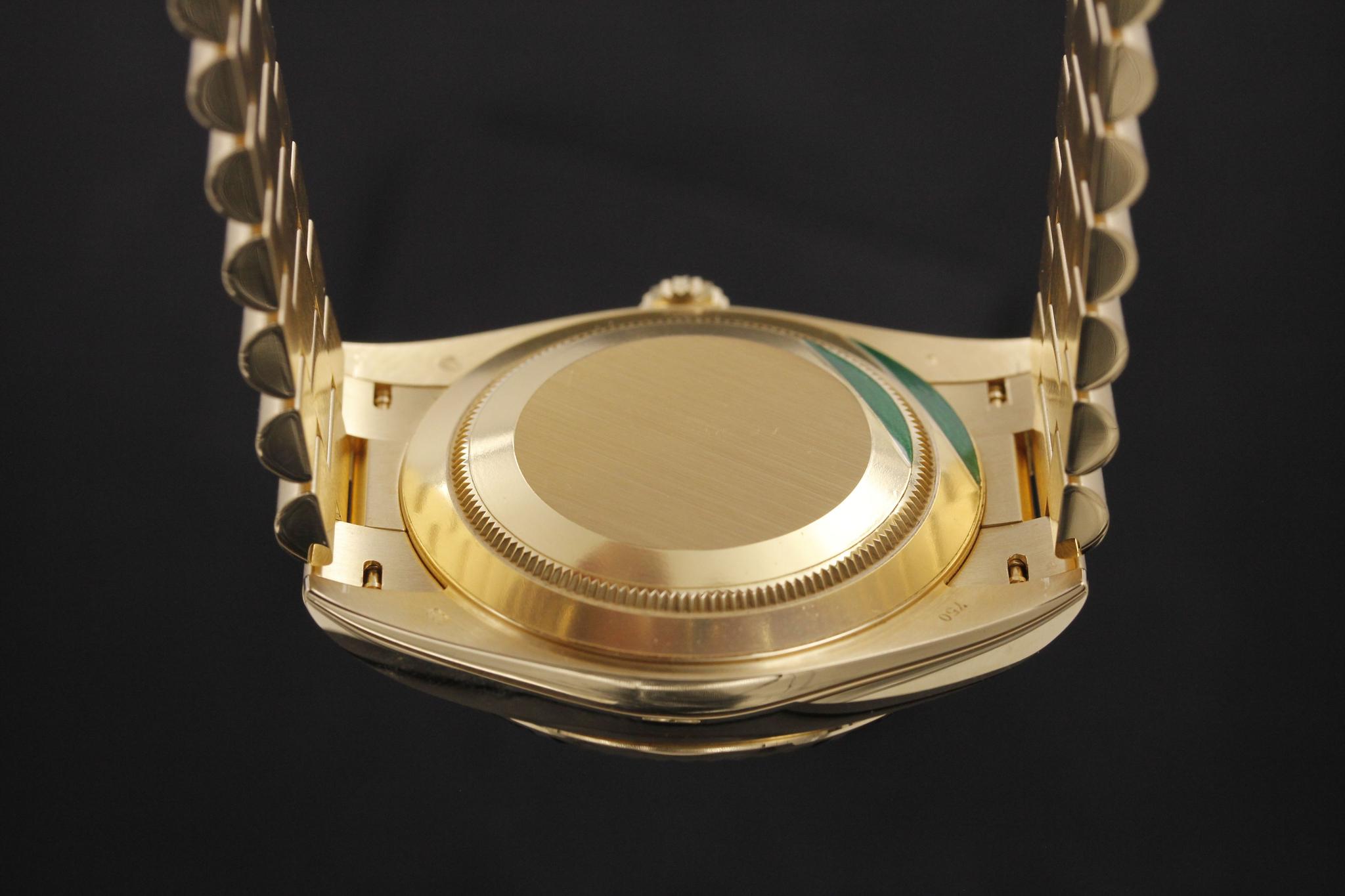 Watch Image 7