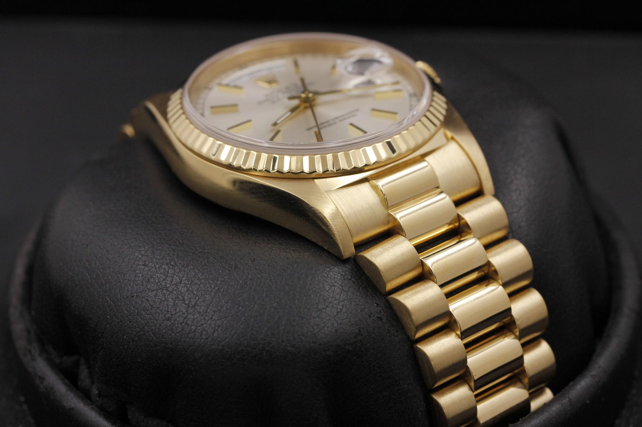 Watch Image 6