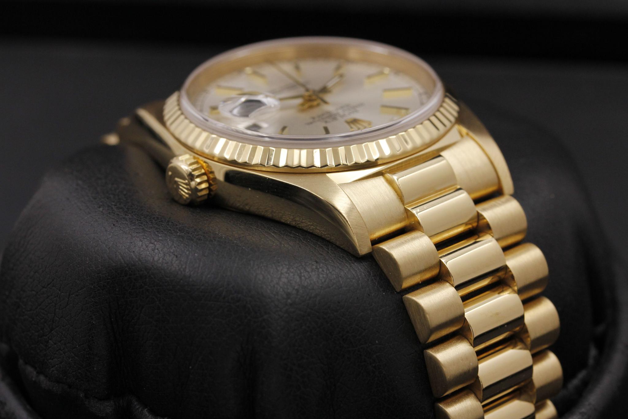 Watch Image 4