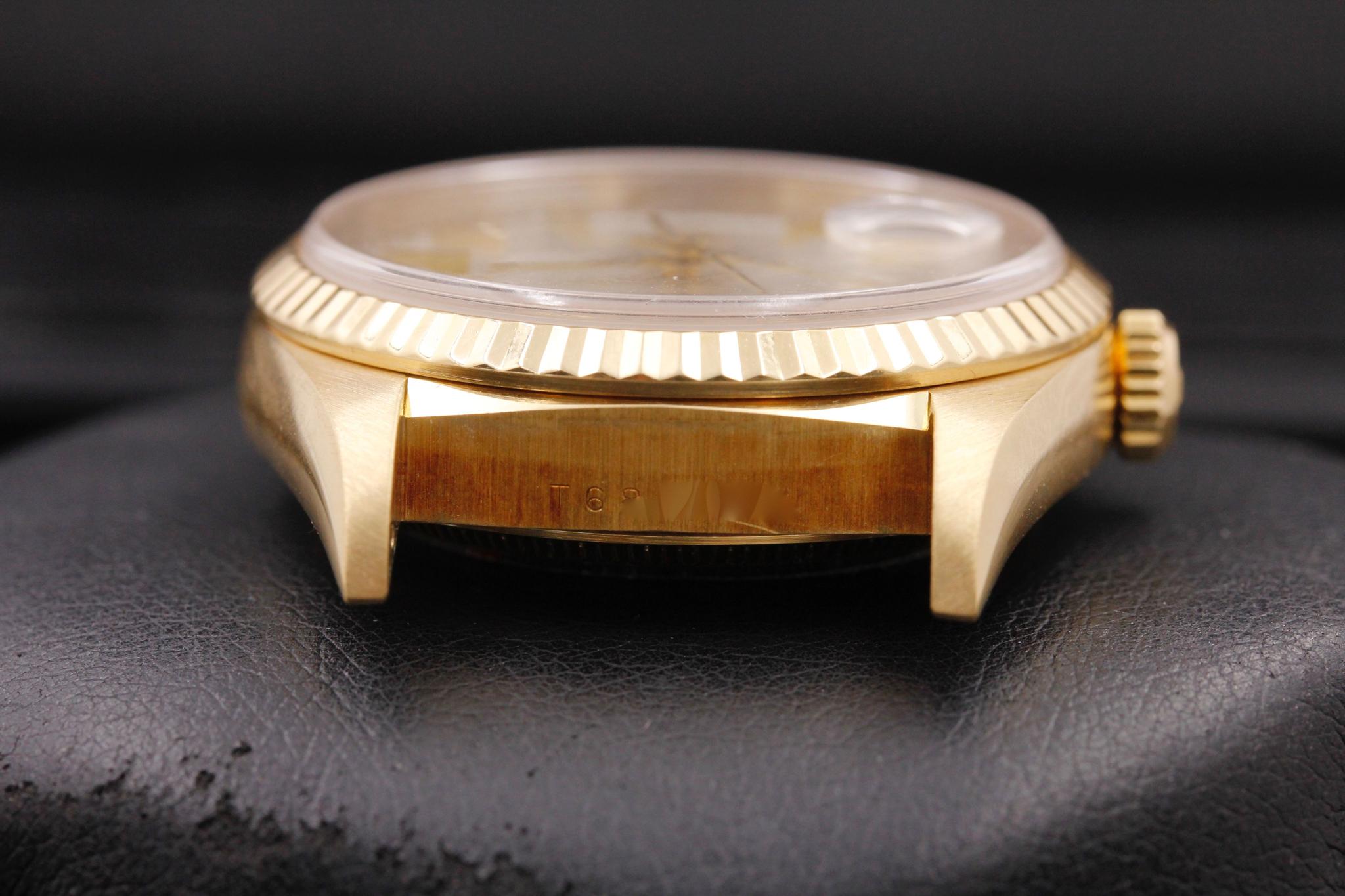 Watch Image 12