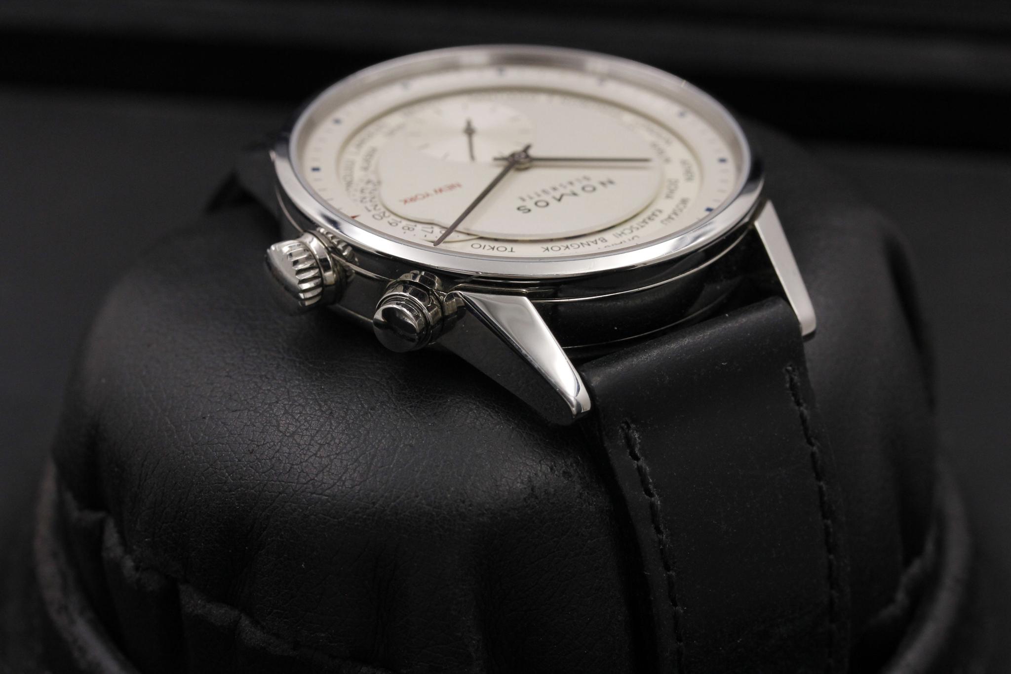 Watch Image 4