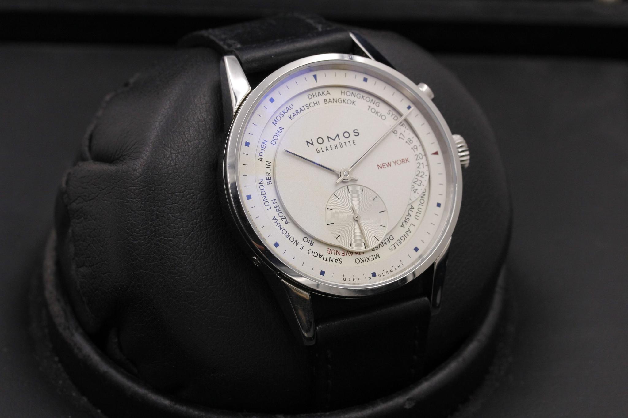 Watch Image 10