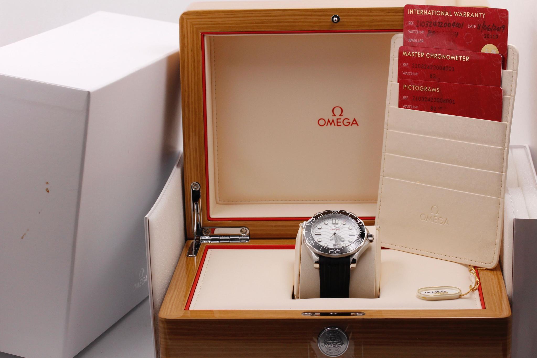 Watch Image 11