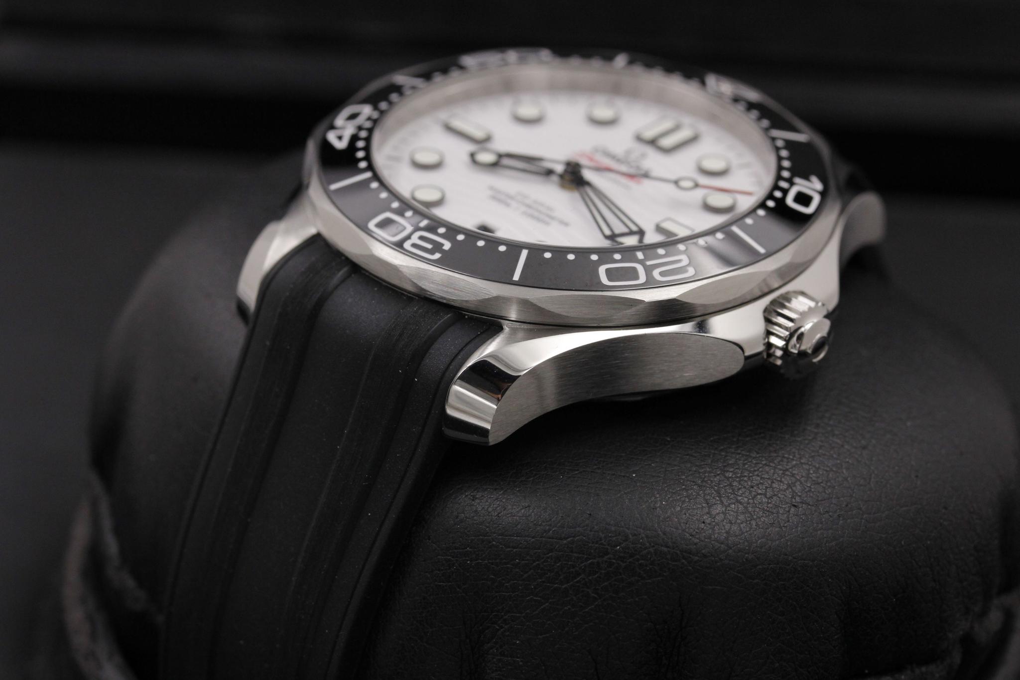 Watch Image 2