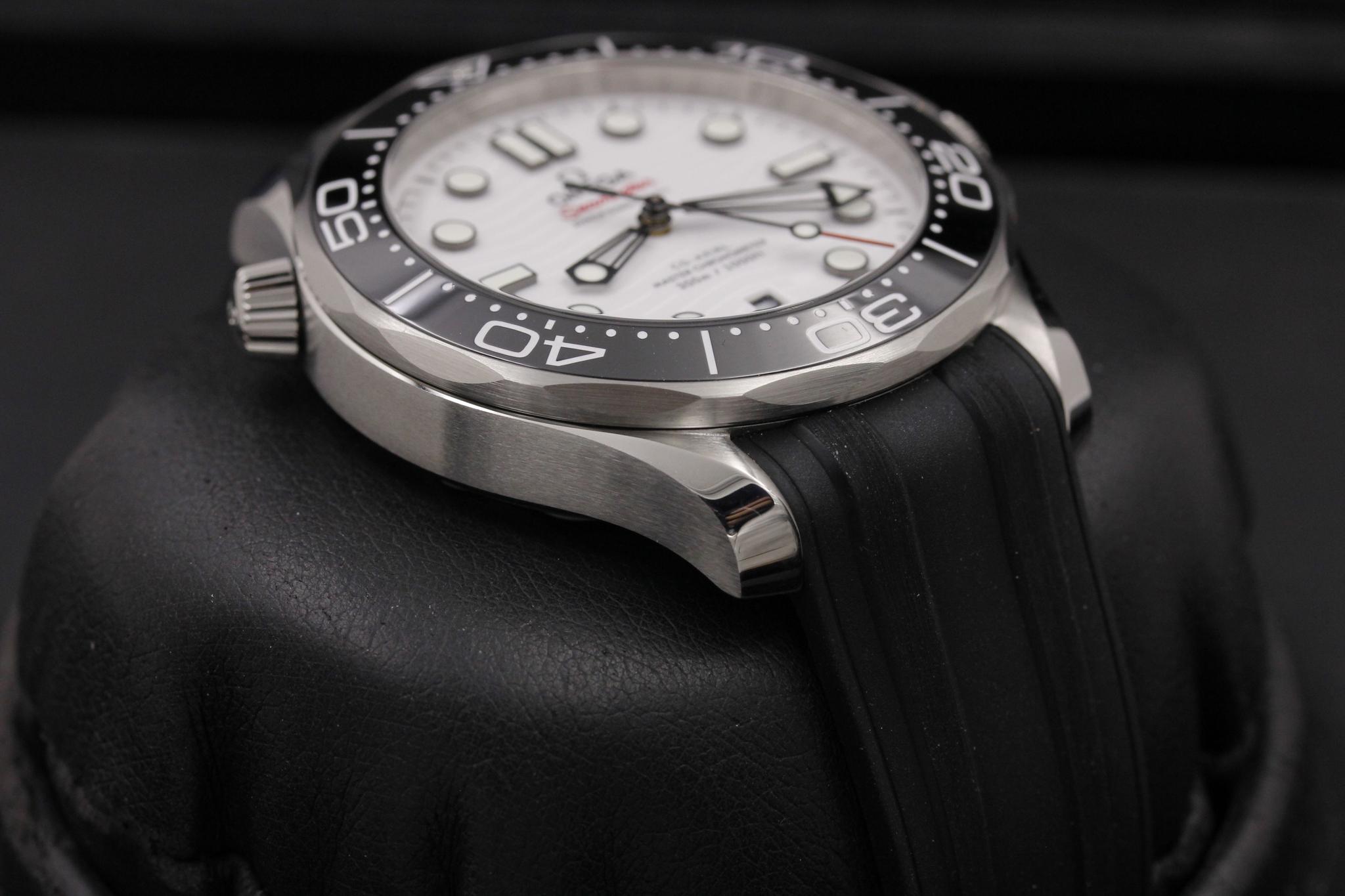 Watch Image 6