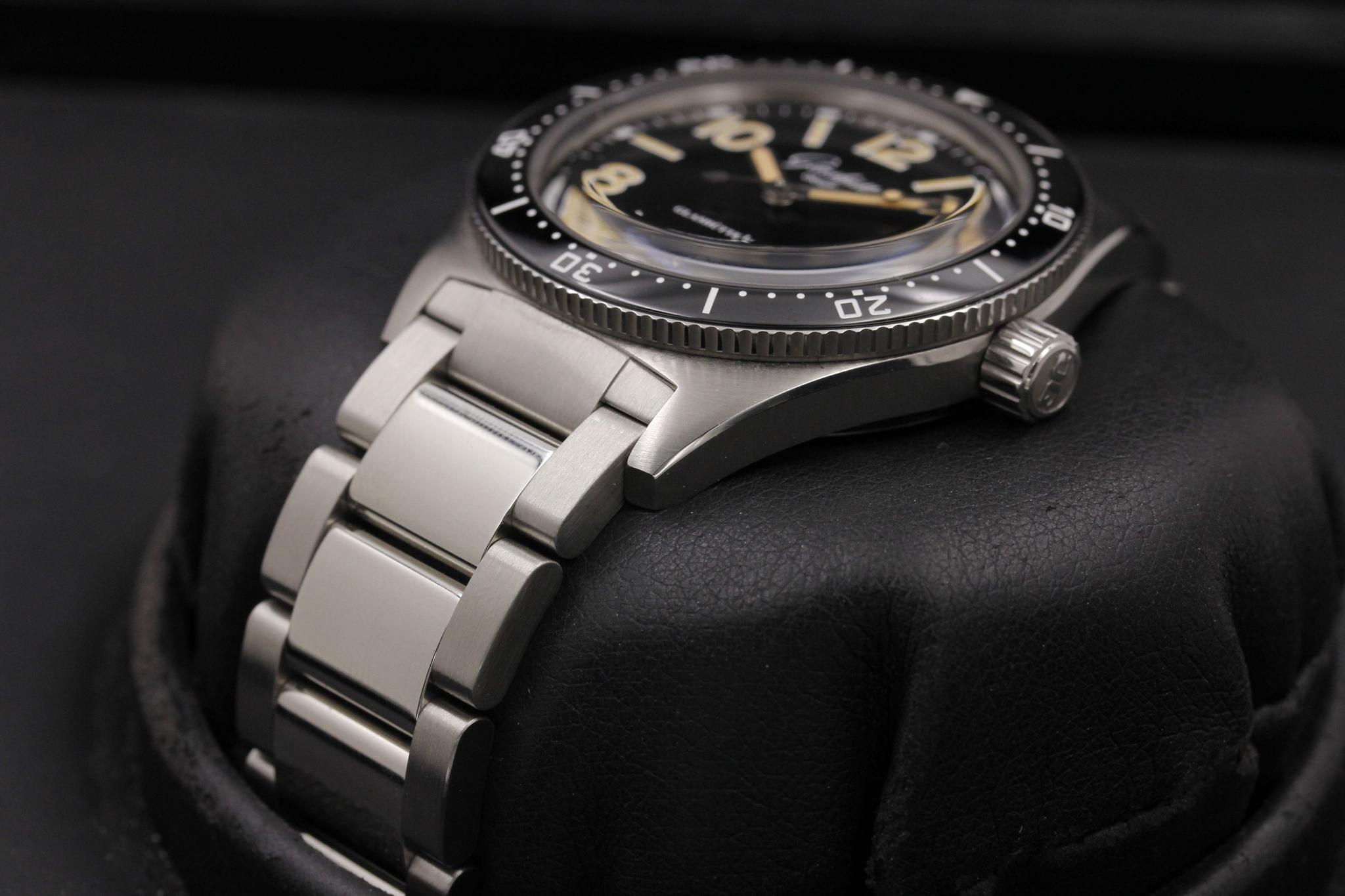 Watch Image 2