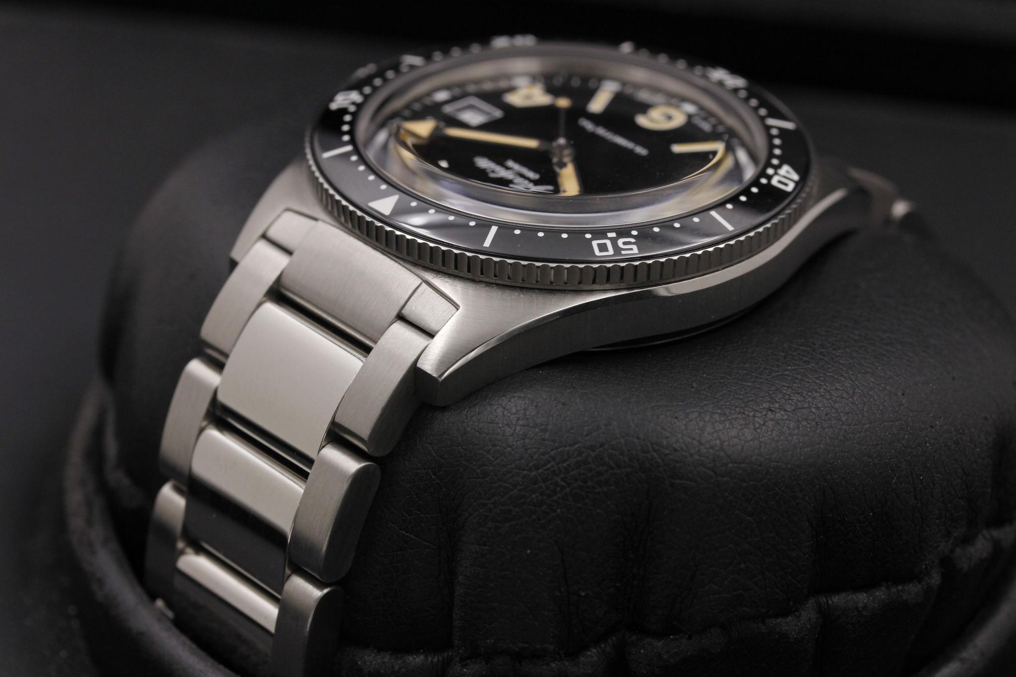 Watch Image 5