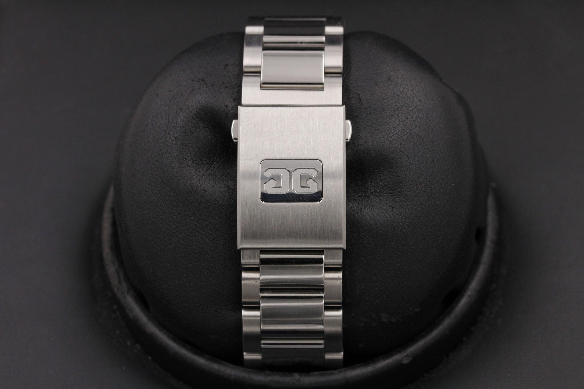 Watch Image 8
