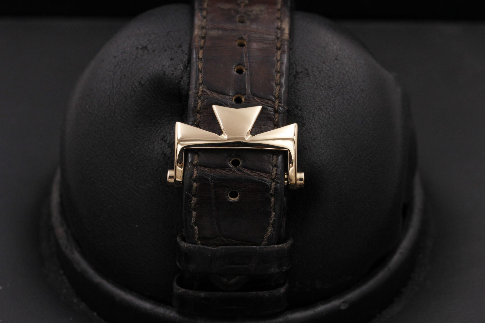 Watch Image 8