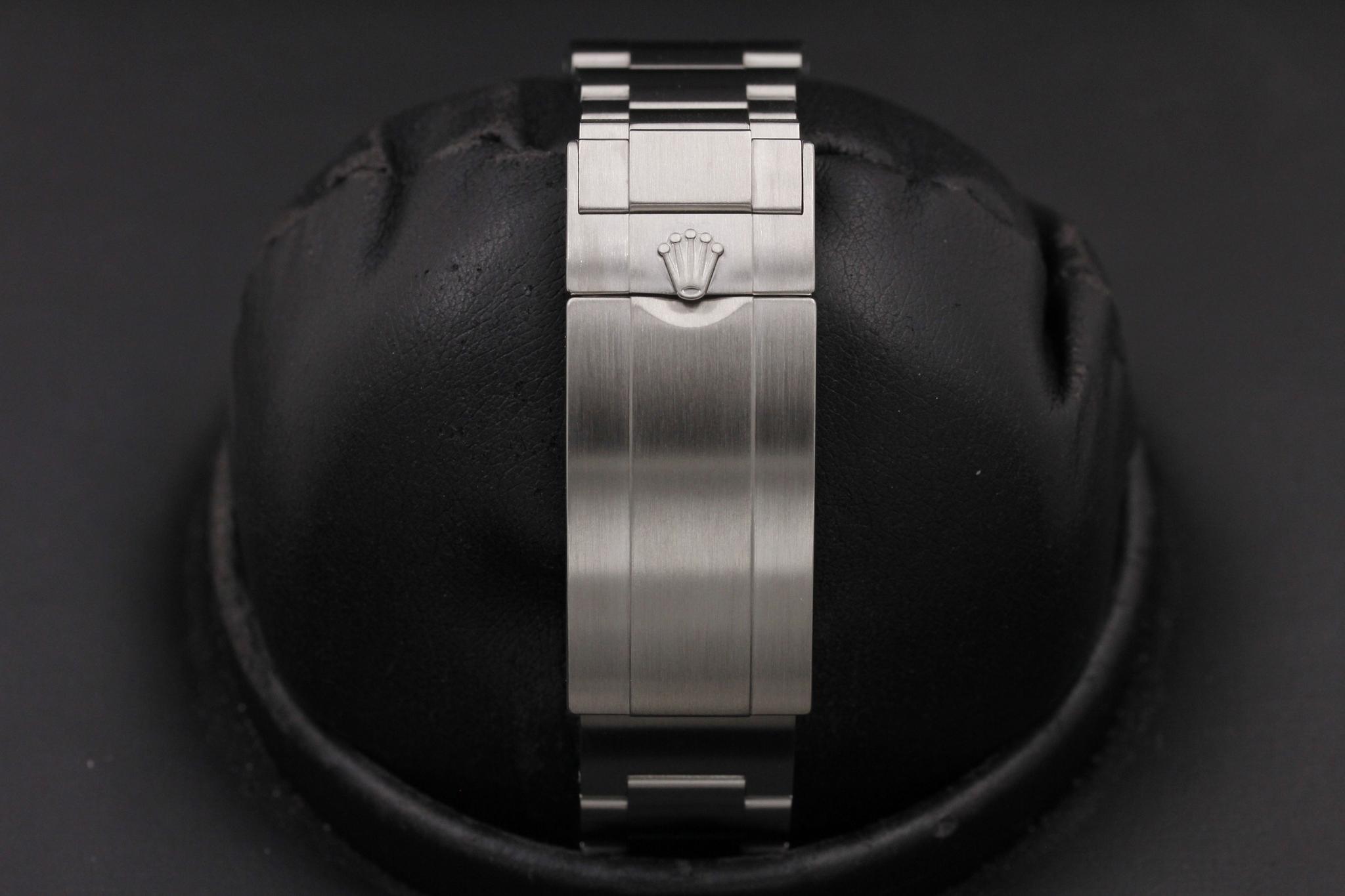 Watch Image 8