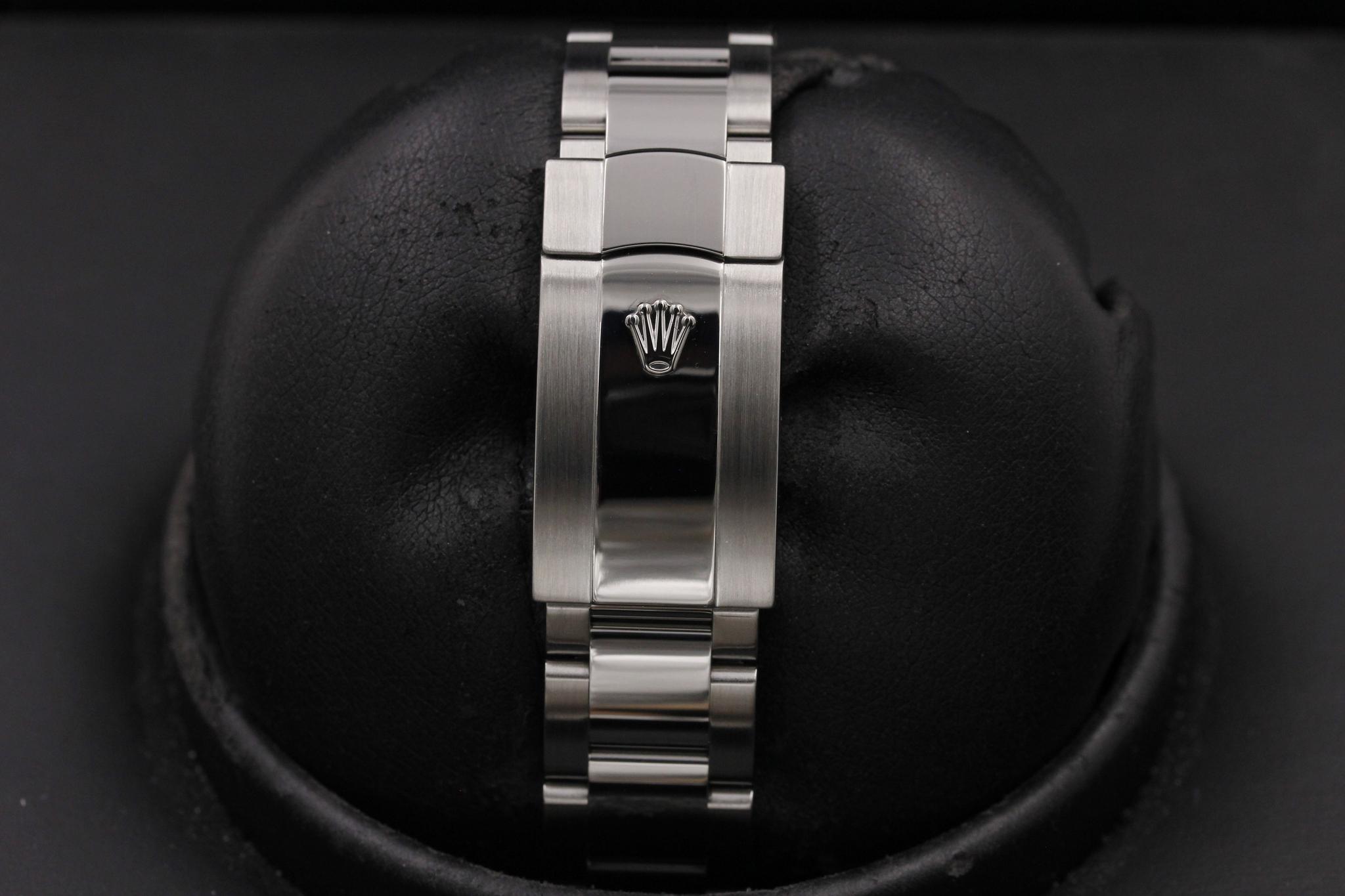 Watch Image 8