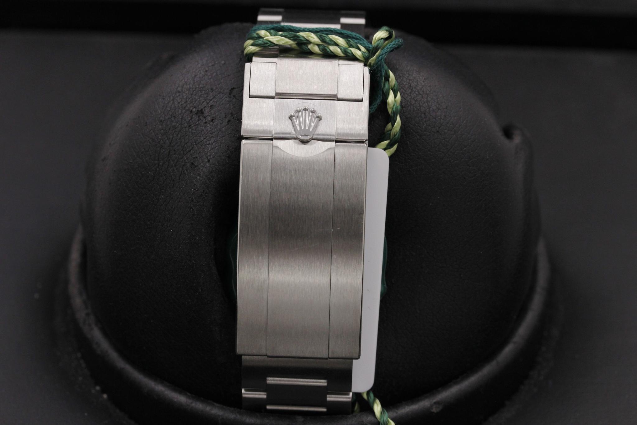 Watch Image 8