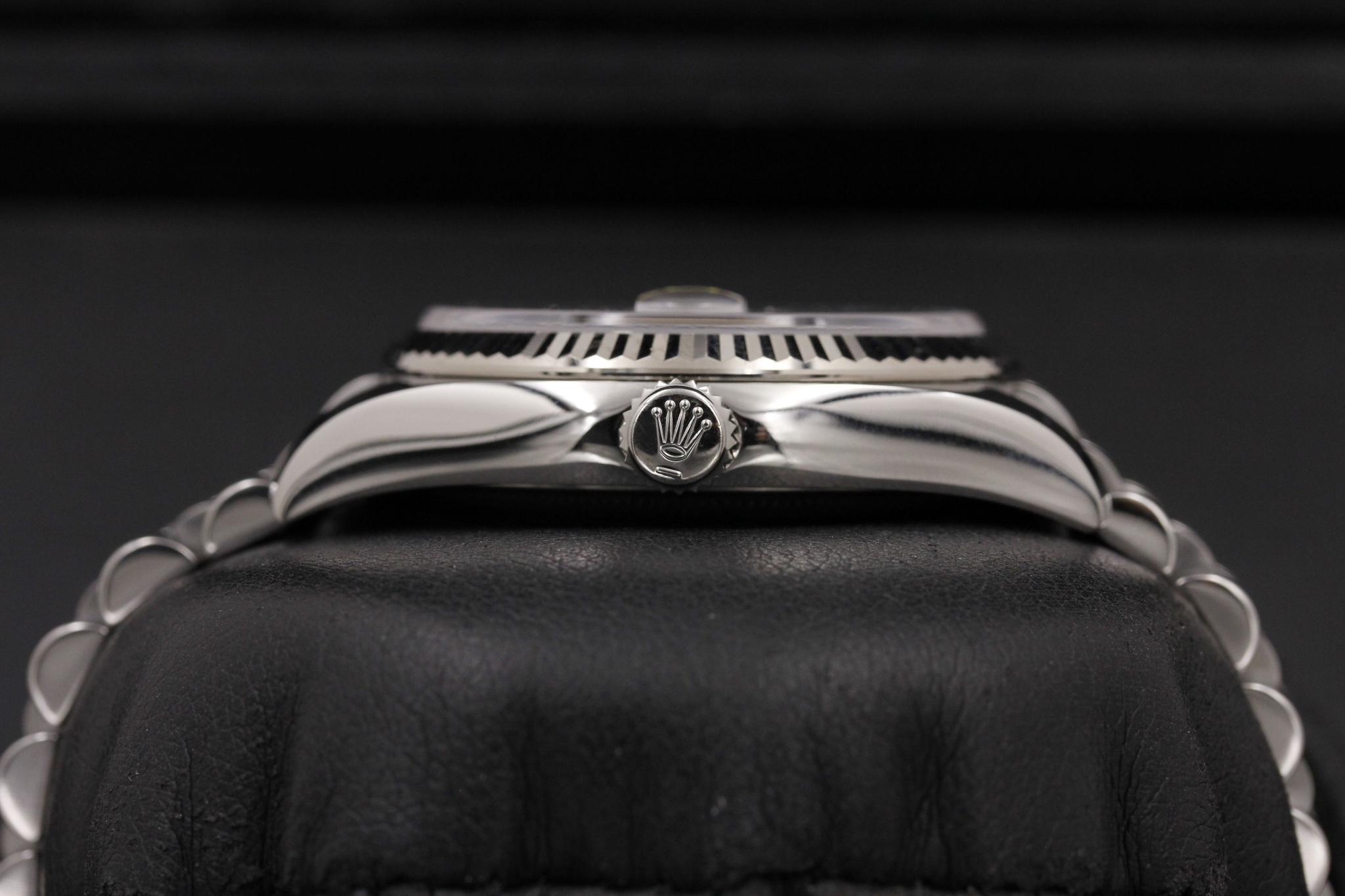 Watch Image 3