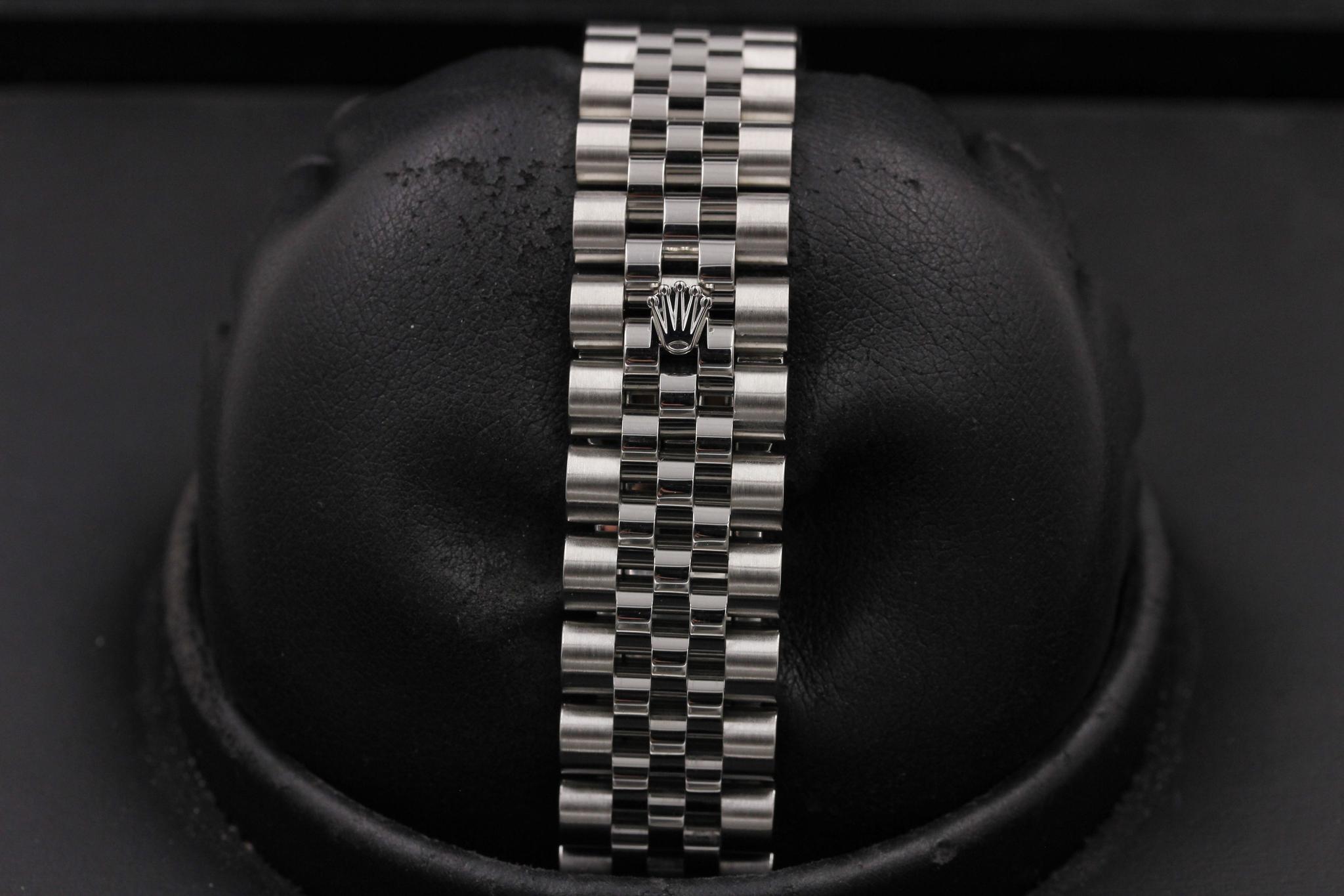 Watch Image 8