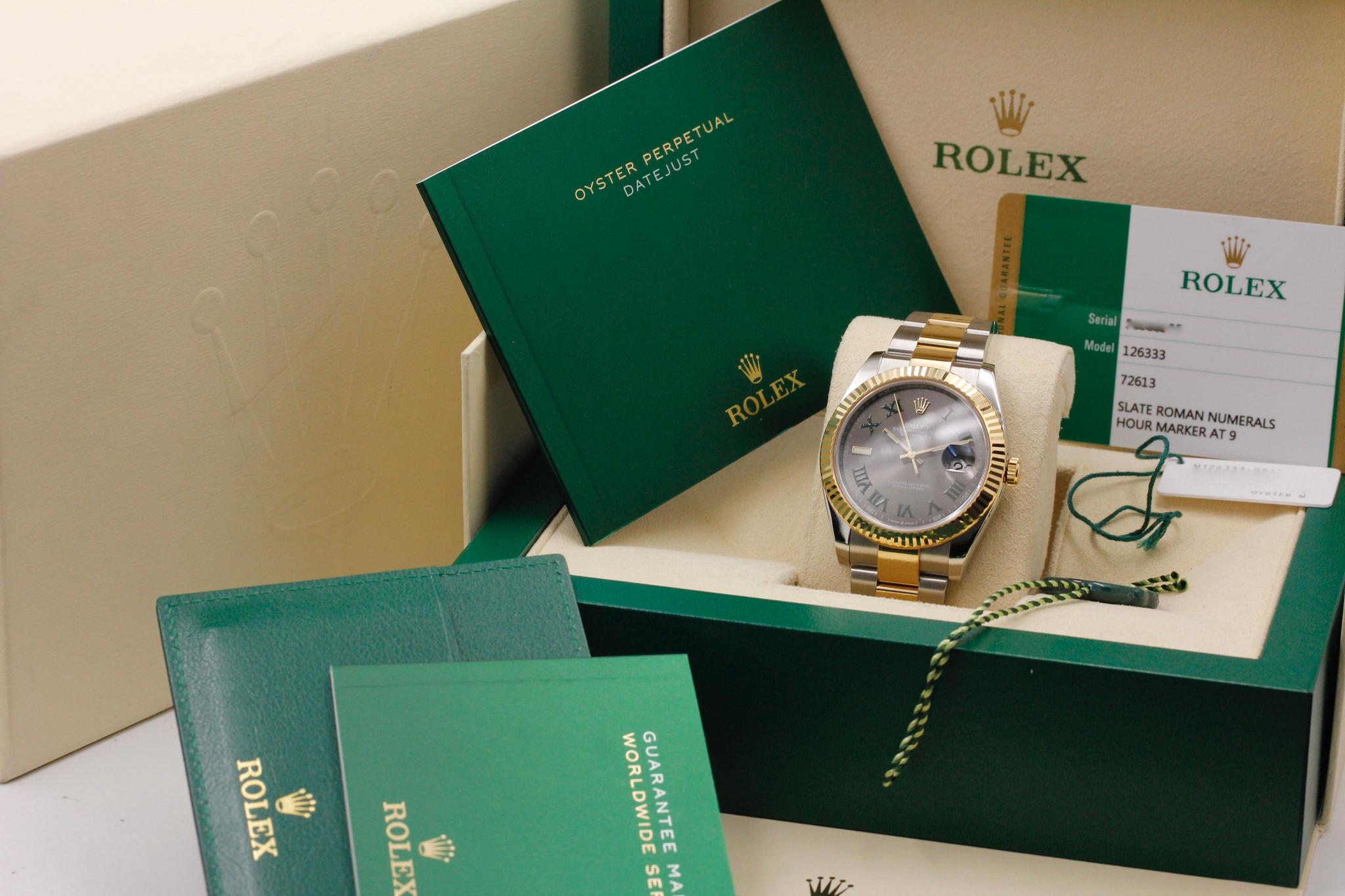 Watch Image 11