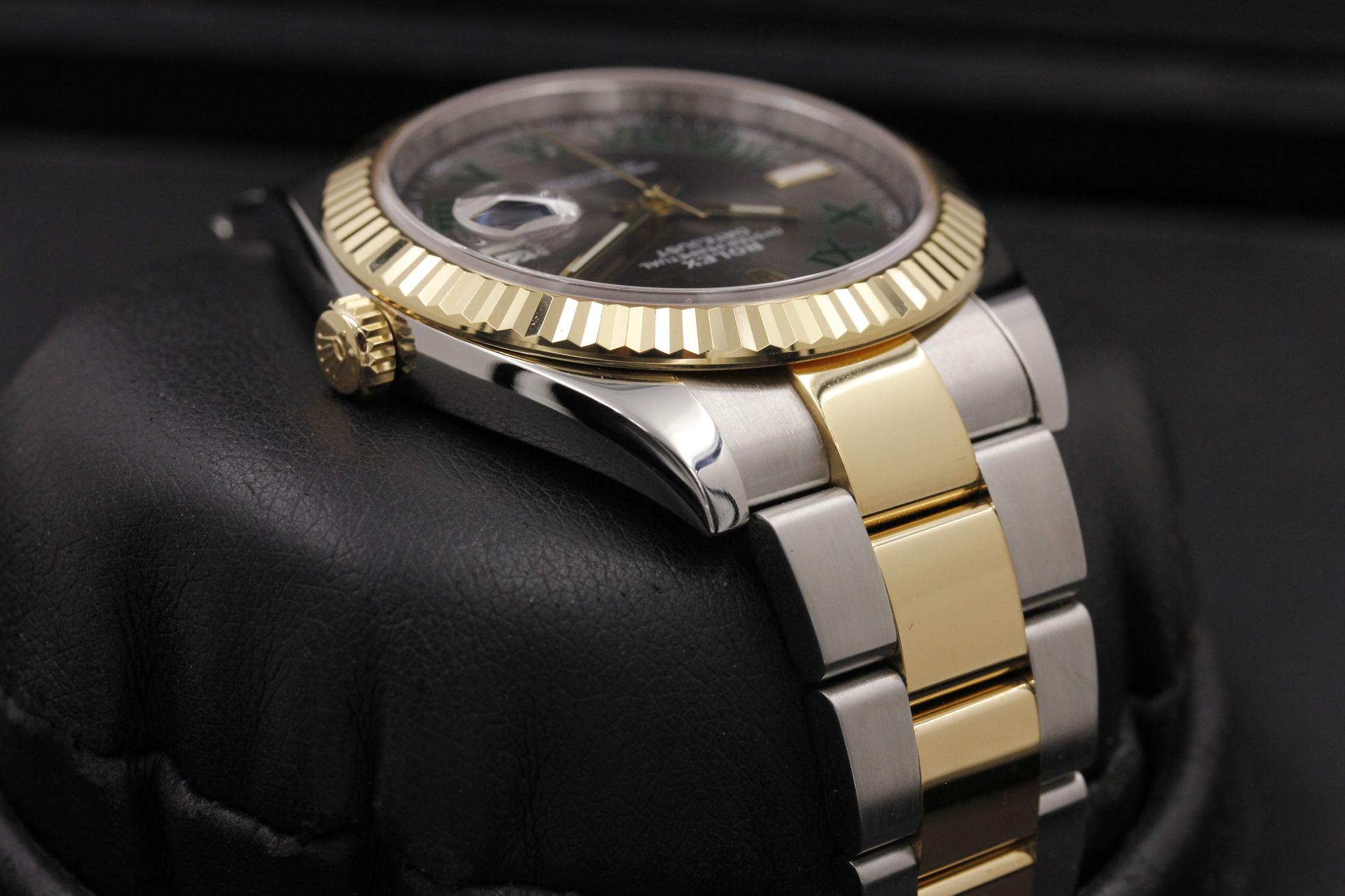 Watch Image 4