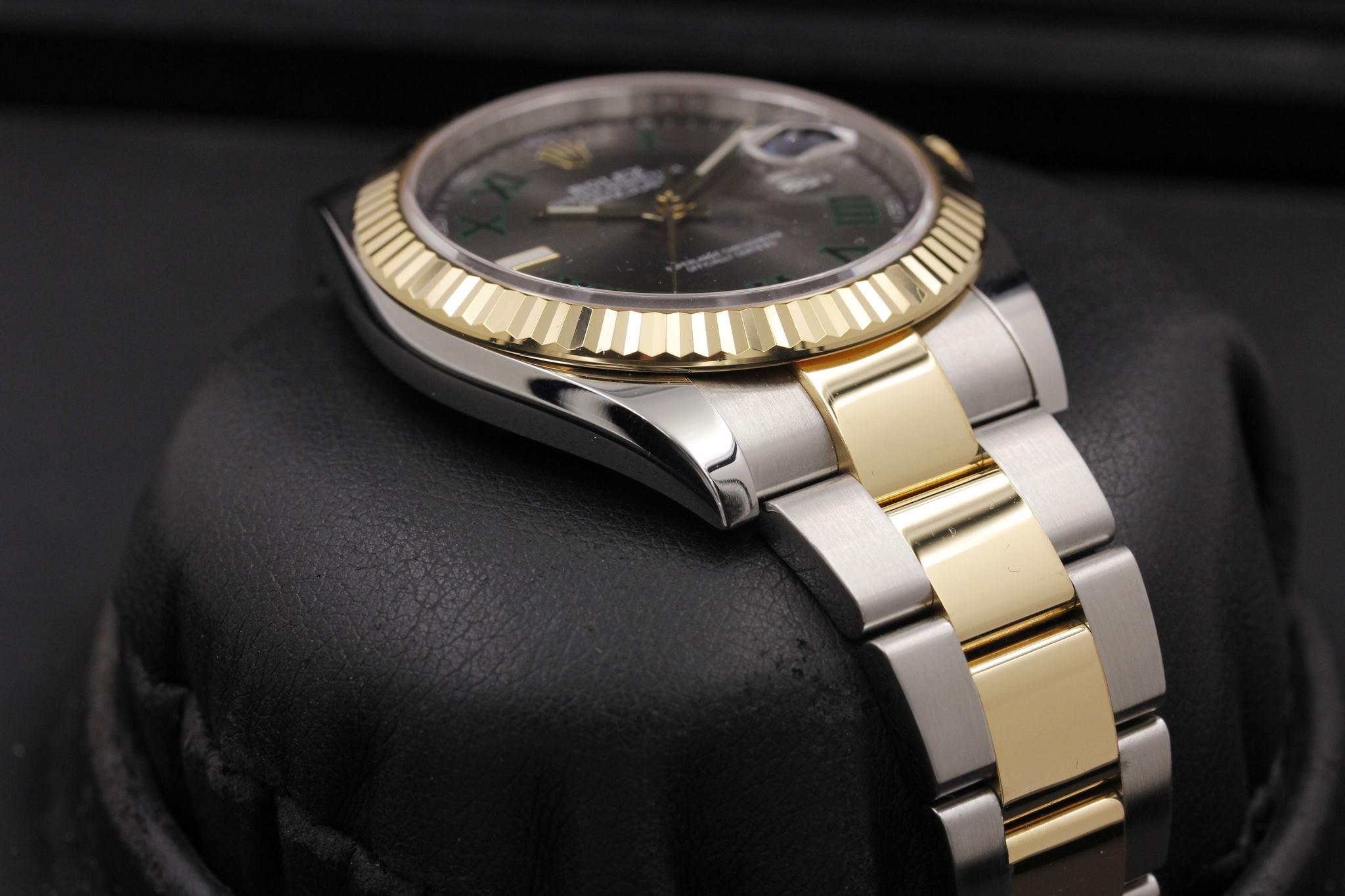 Watch Image 6
