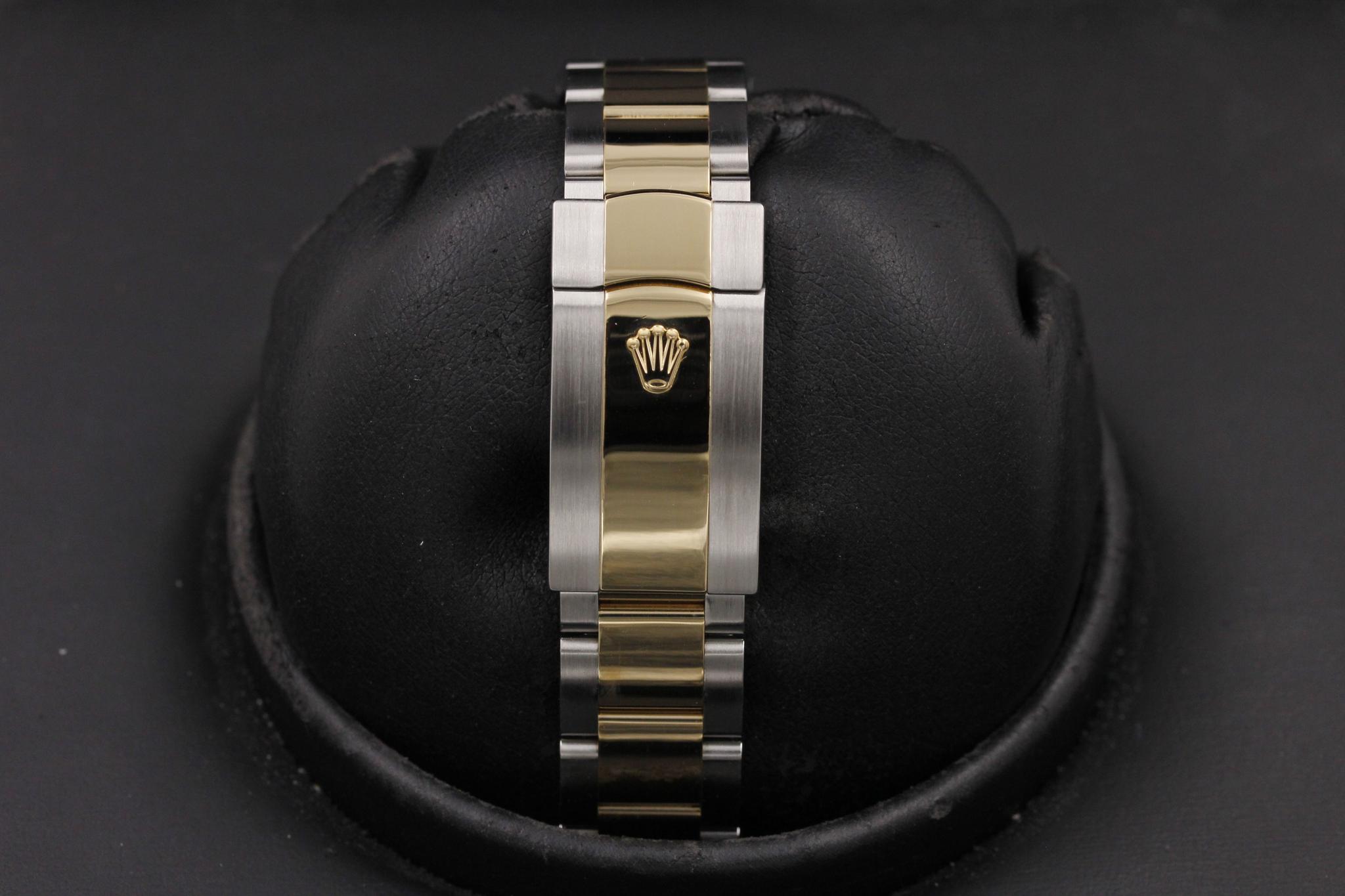 Watch Image 8