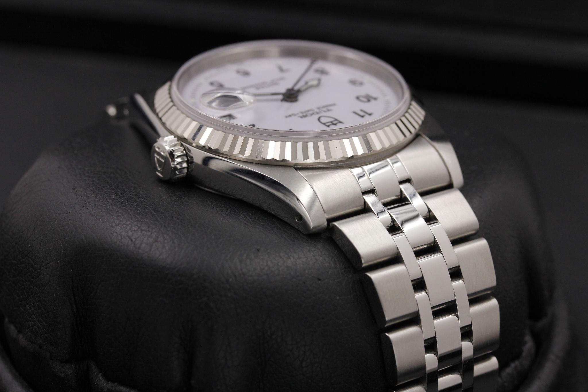 Watch Image 4