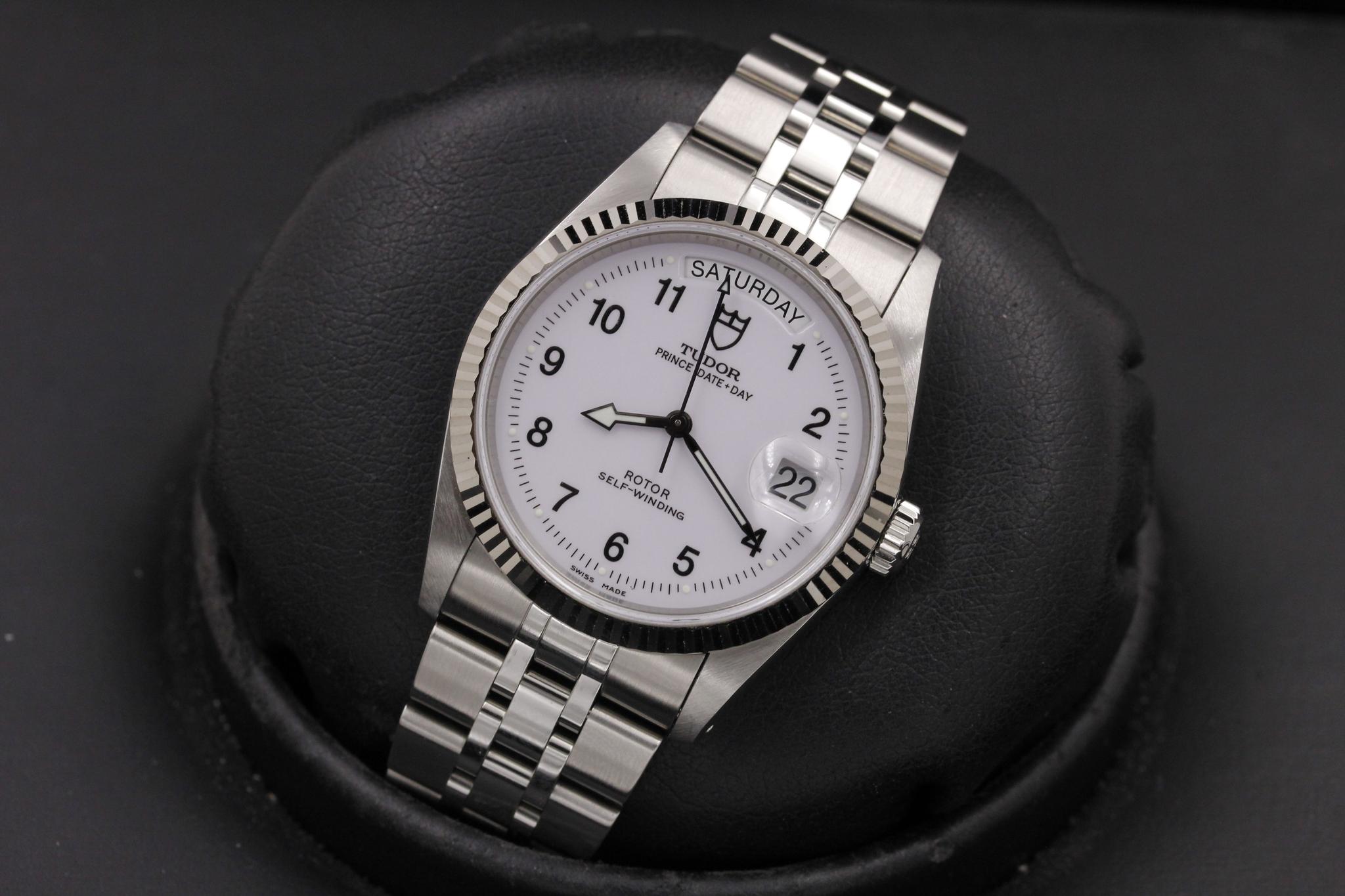 Watch Image 10