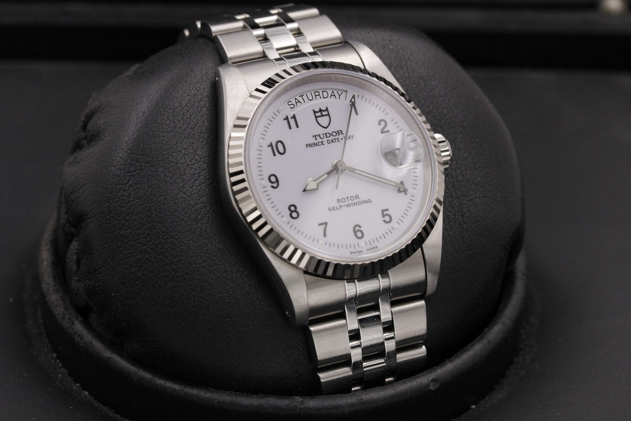 Watch Image 11